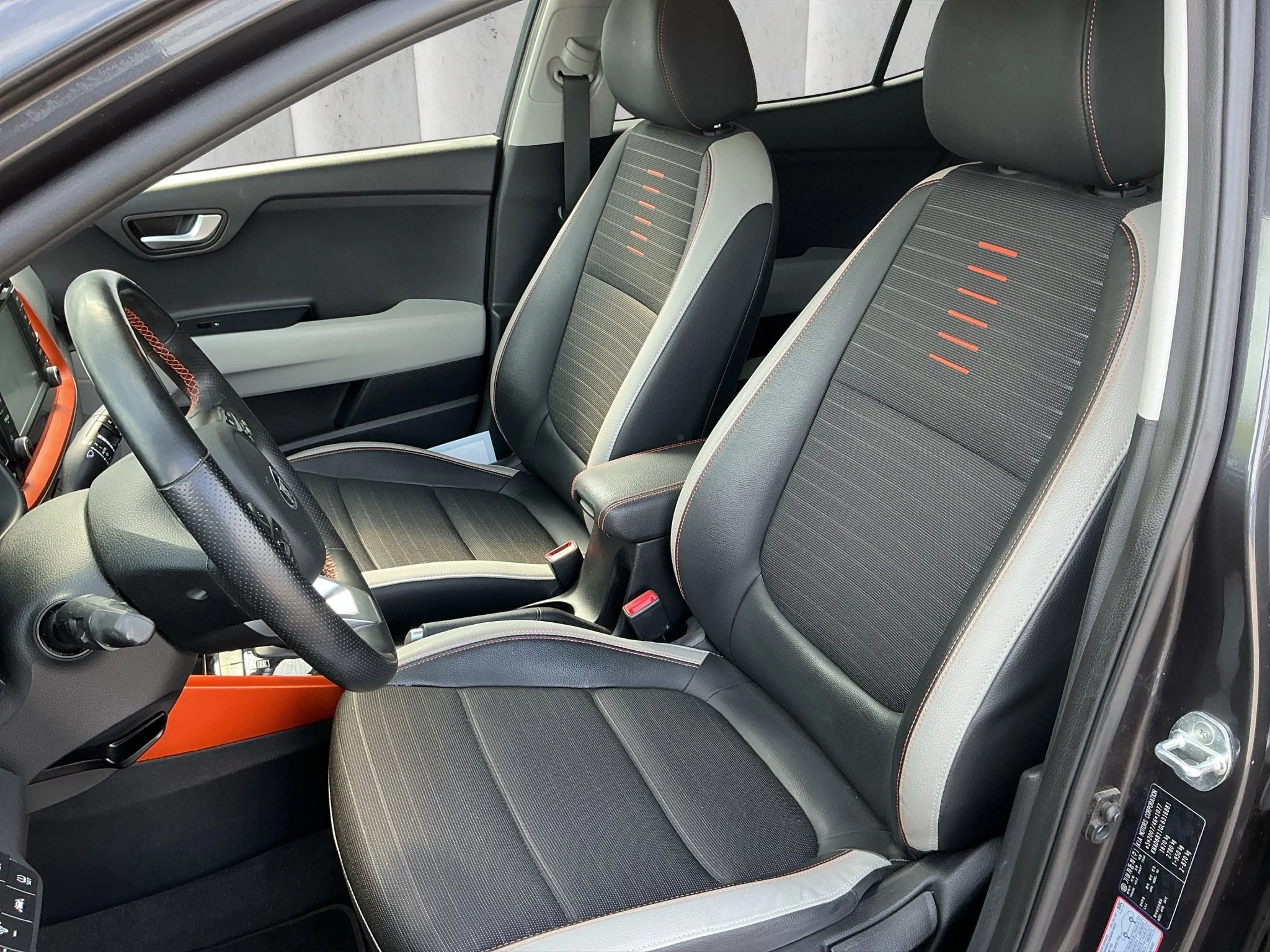Kia Stonic | Spirit | Automatik | LED | SHZ | LRHZ | NAVI | AHK