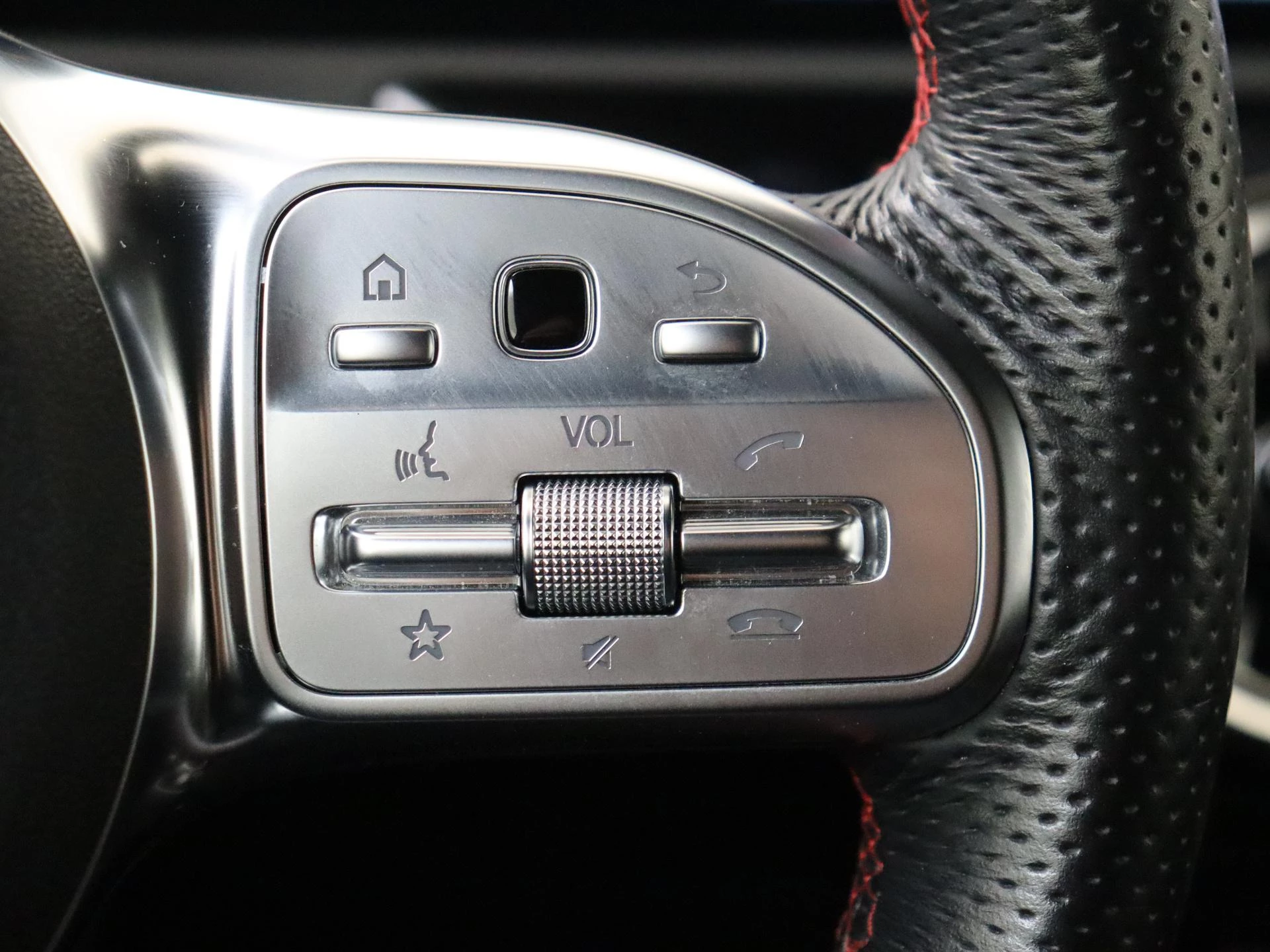 Mercedes-Benz-A-Klasse-image-13