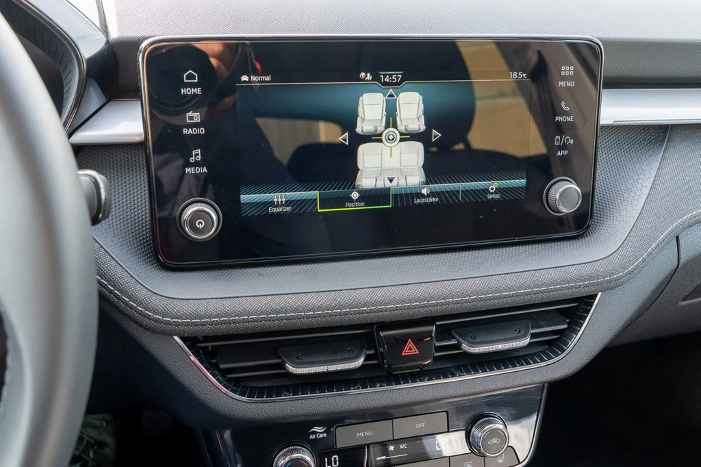 Škoda Fabia 1.0 TSI DSG Tour Rear-View, SmartLink