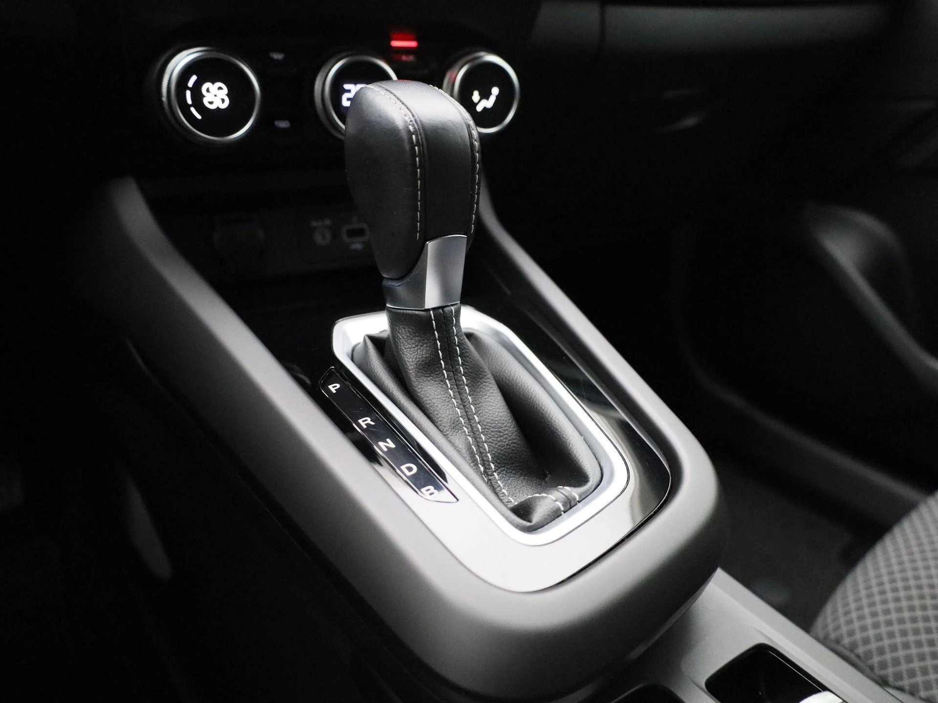 Renault-Arkana-image-19