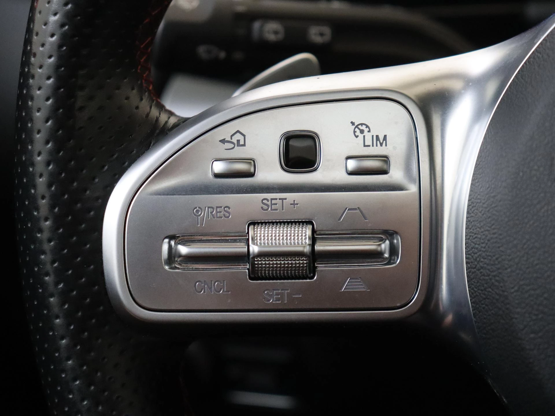 Mercedes-Benz GLA 250 e Business Solution AMG Limited