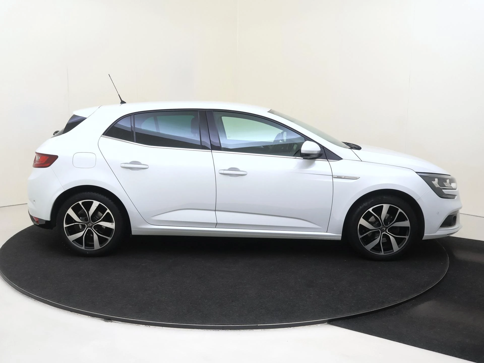 Renault-Mégane-image-8