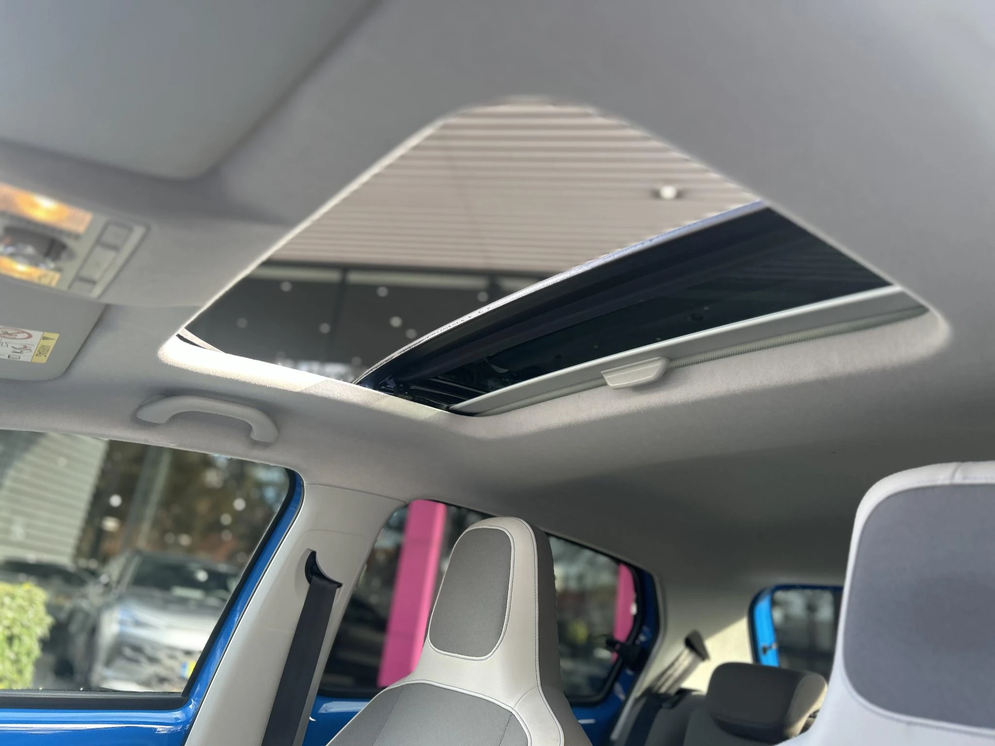 Volkswagen-e-up!-image-3