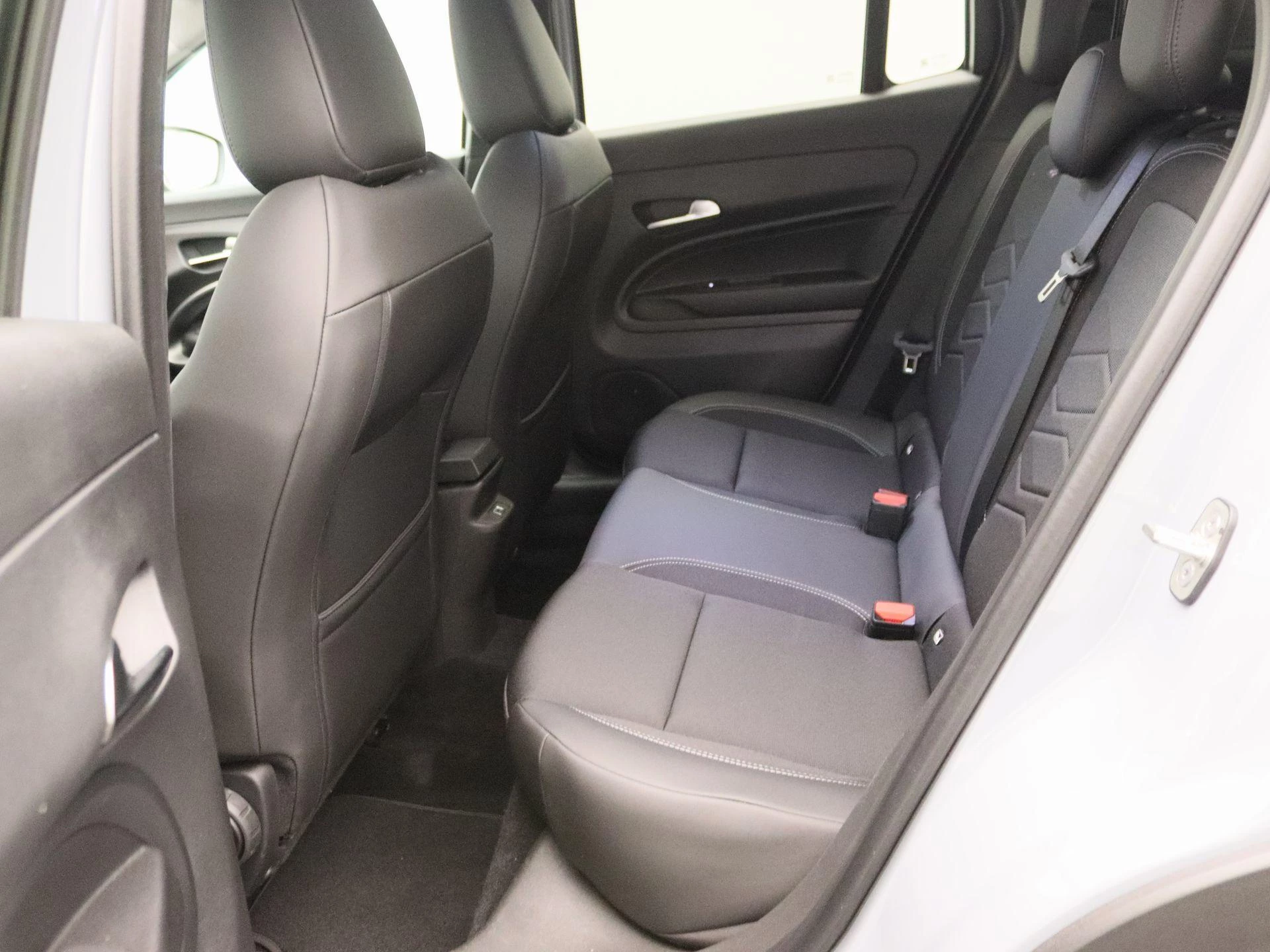 Jeep Avenger 1.2 e-Hybrid Summit
