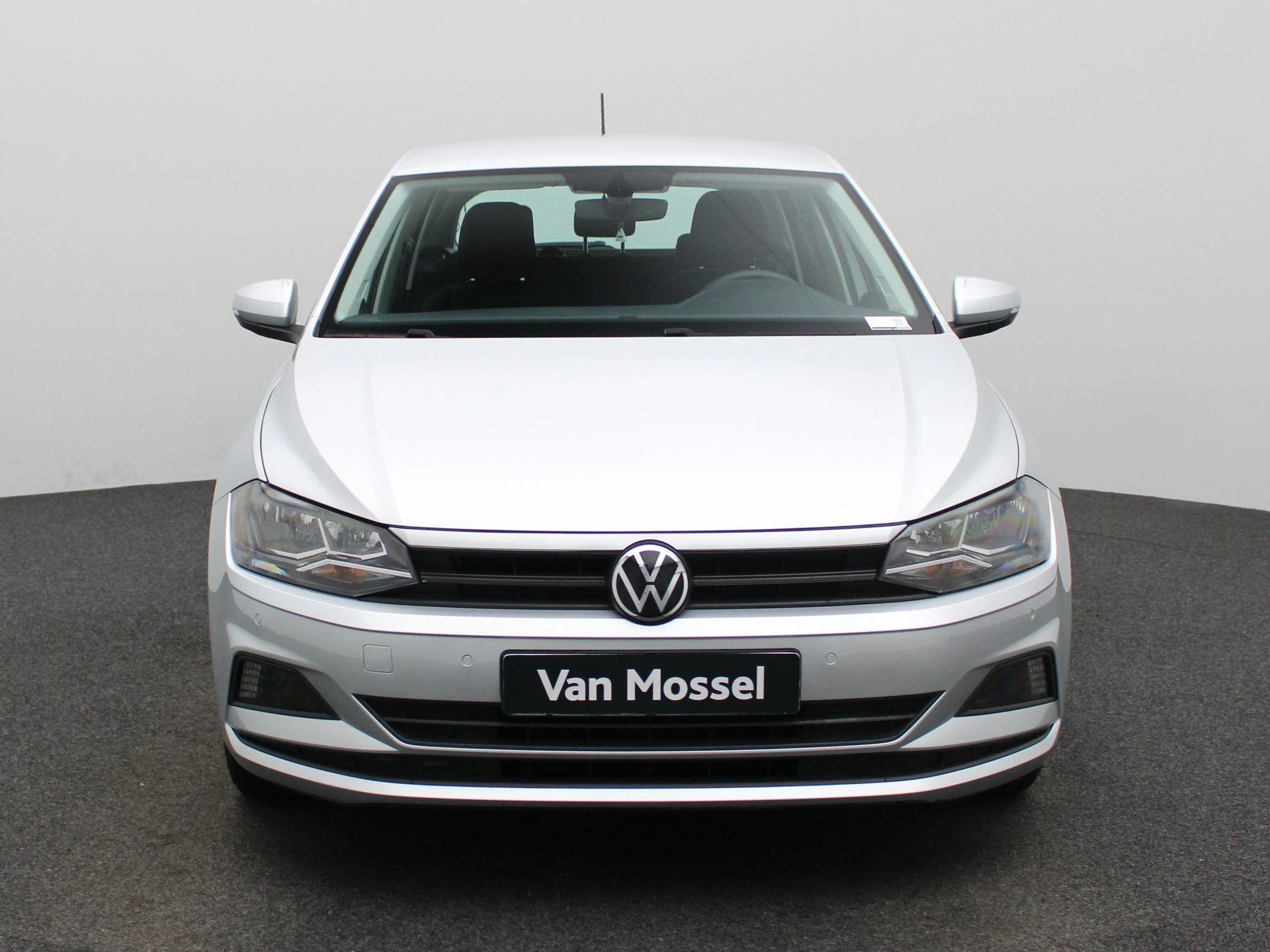 Volkswagen-Polo-image-2