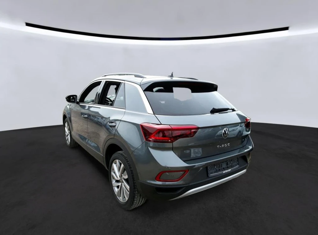 Volkswagen-T-Roc-image-2