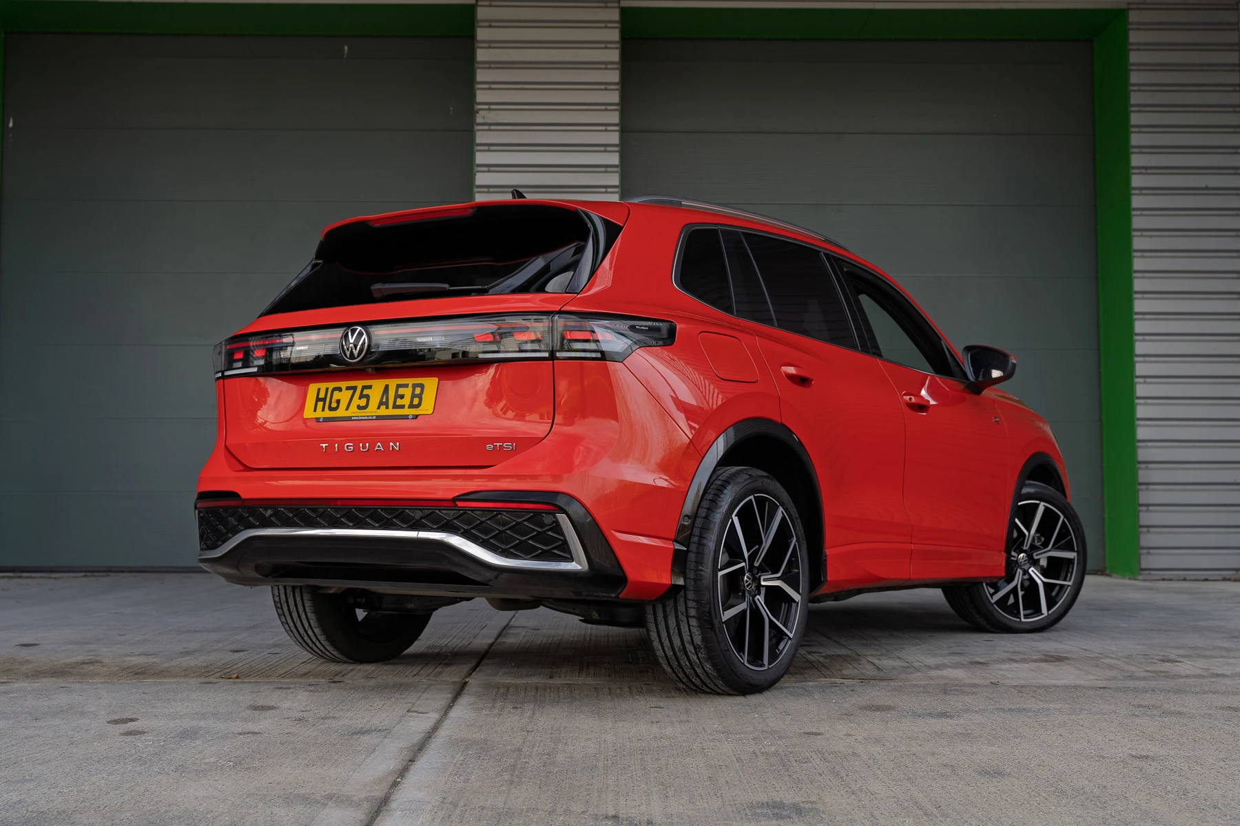 Volkswagen-Tiguan-image-12