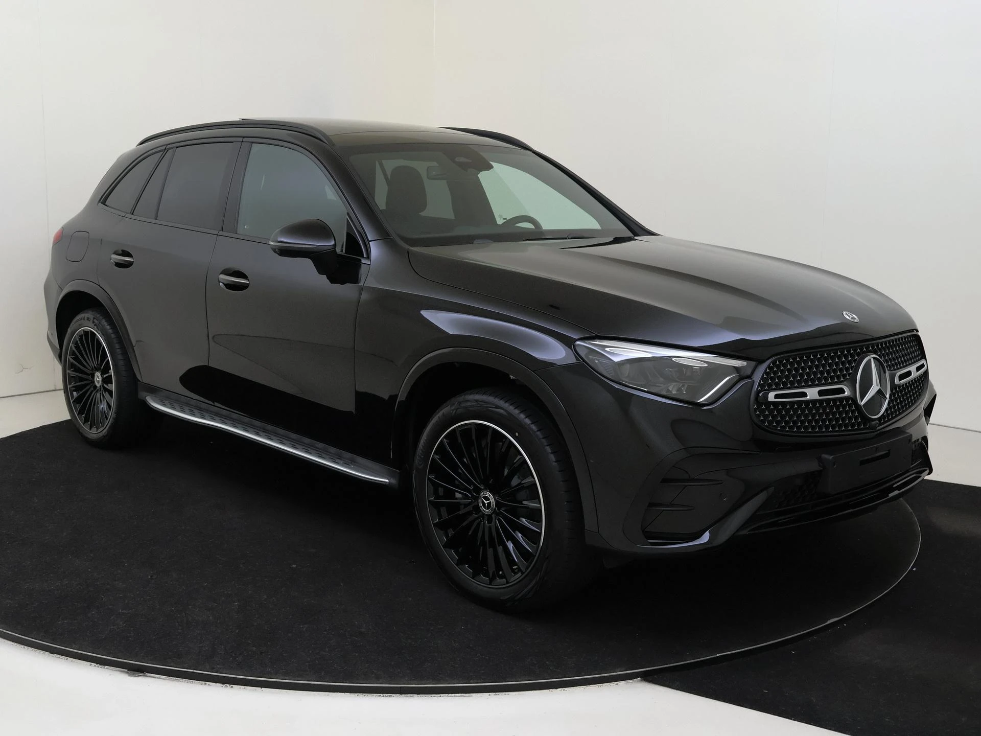 Mercedes-Benz-GLC-image-1