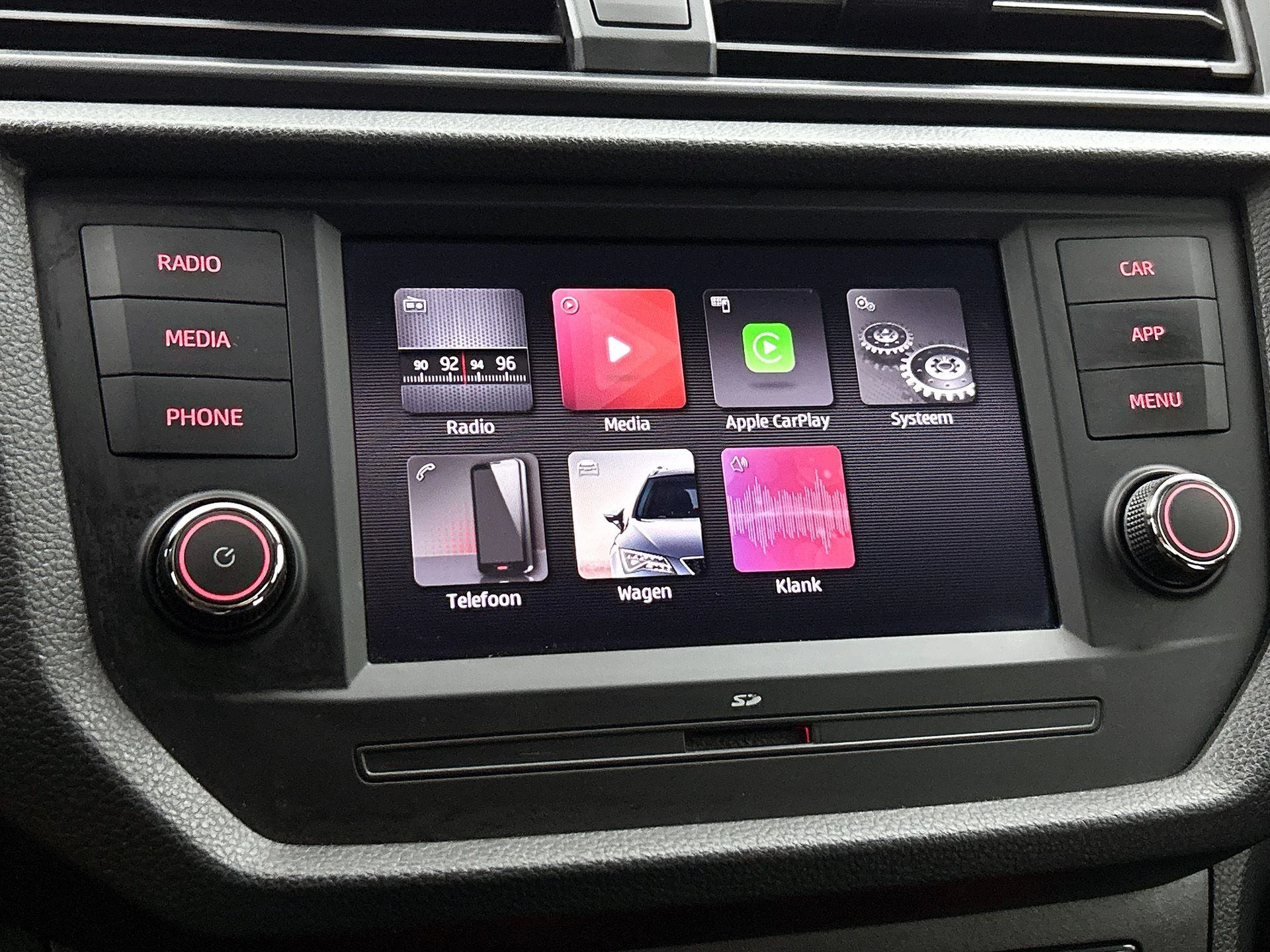 SEAT-Arona-image-19