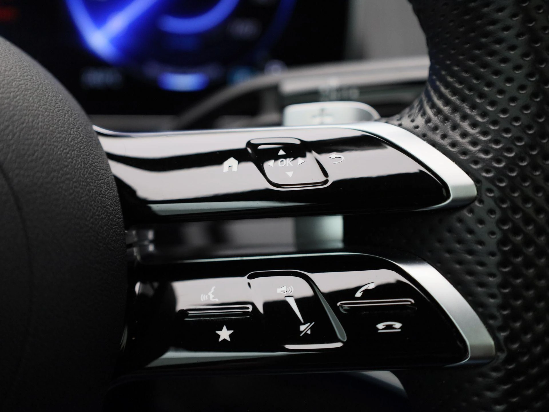 Mercedes-Benz-EQE-image-24