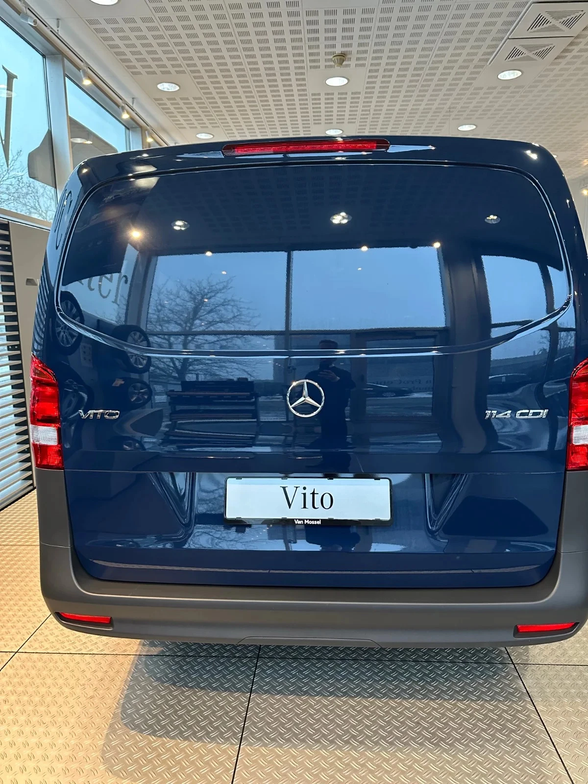 Mercedes-Benz-Vito-image-2