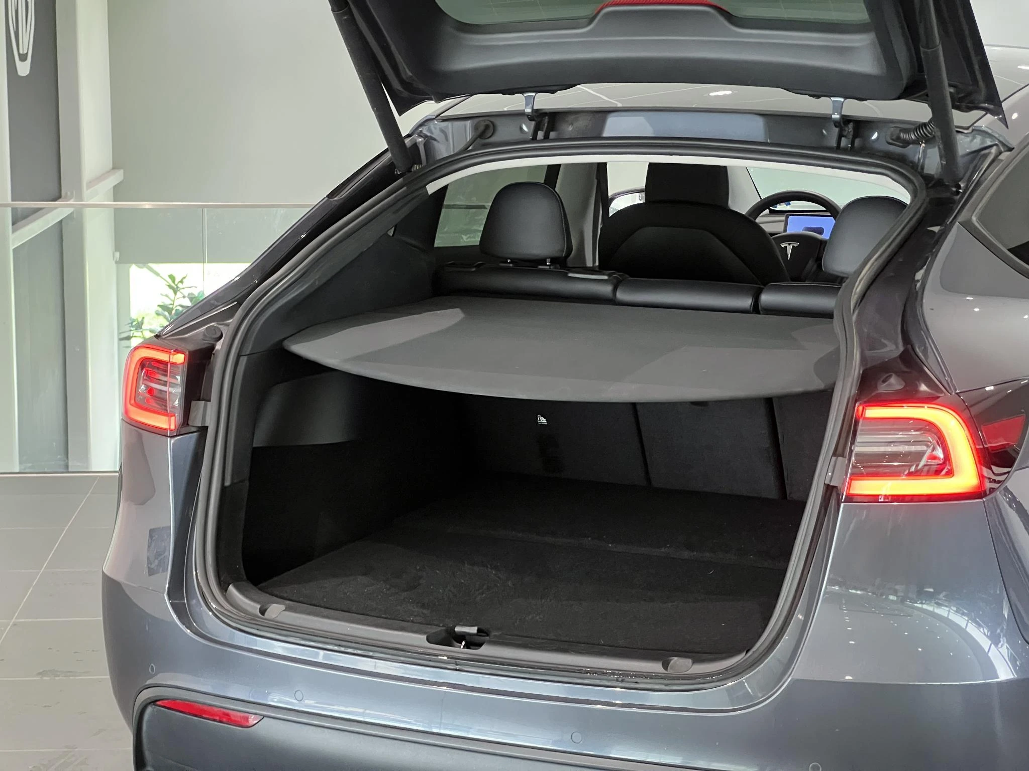 Tesla-Model Y-image-4