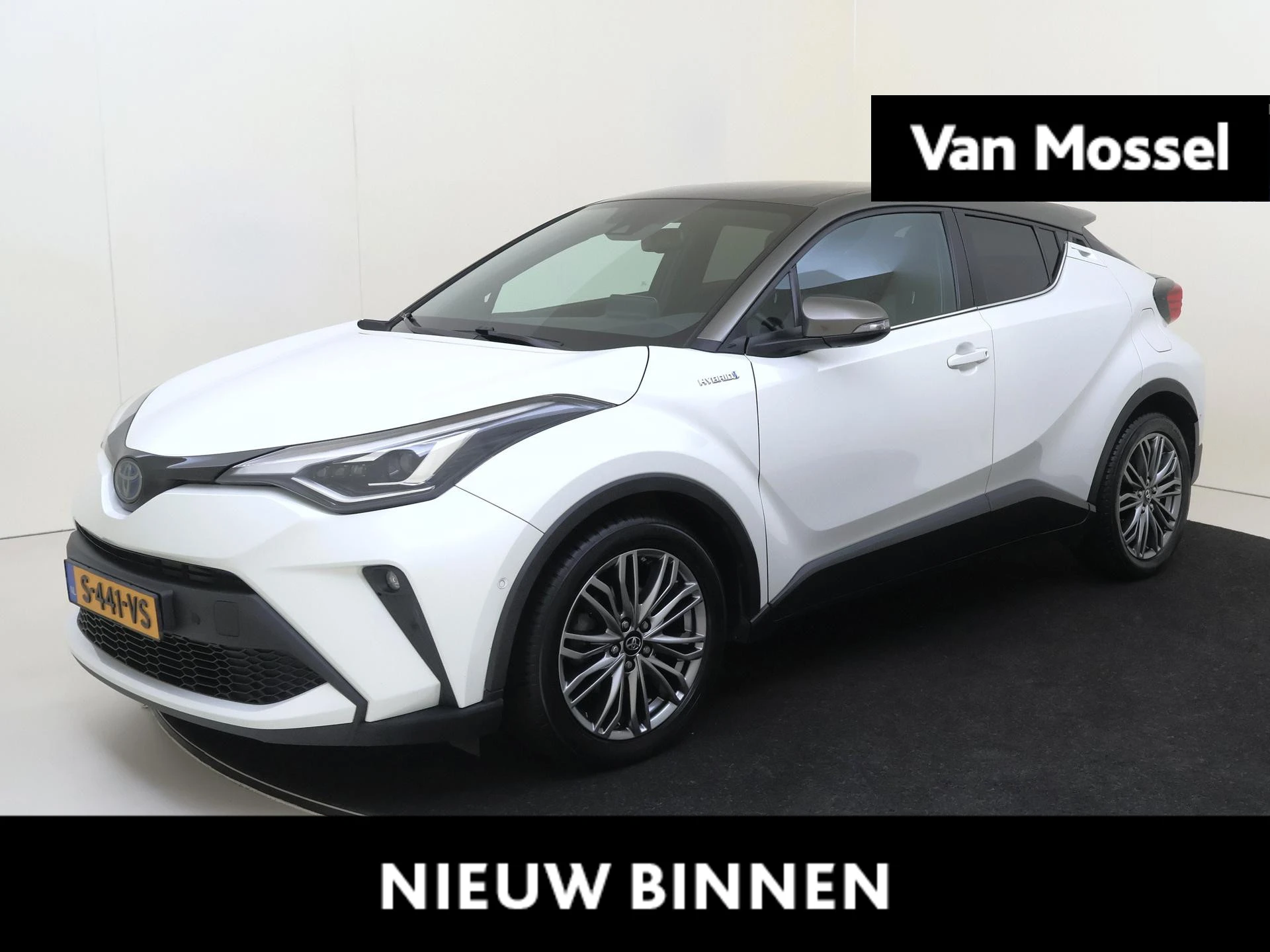 Toyota-C-HR-image-0