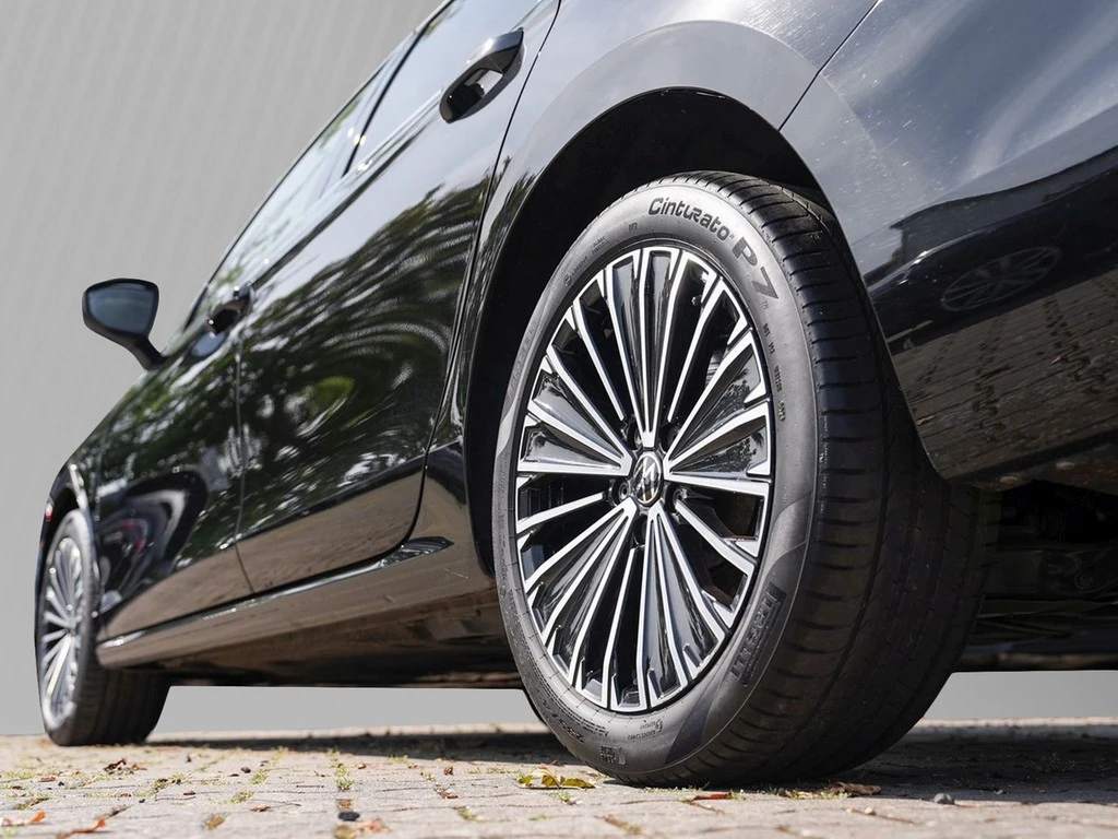Volkswagen-Passat-image-4