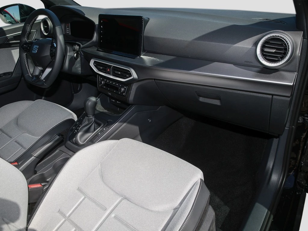 SEAT-Arona-image-7