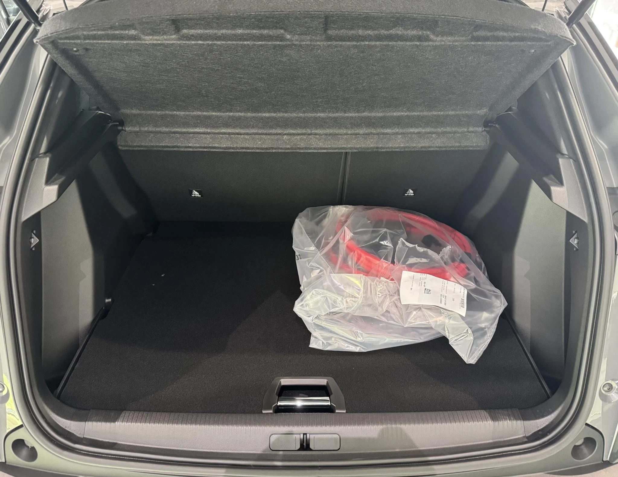 Peugeot-e-2008-image-23