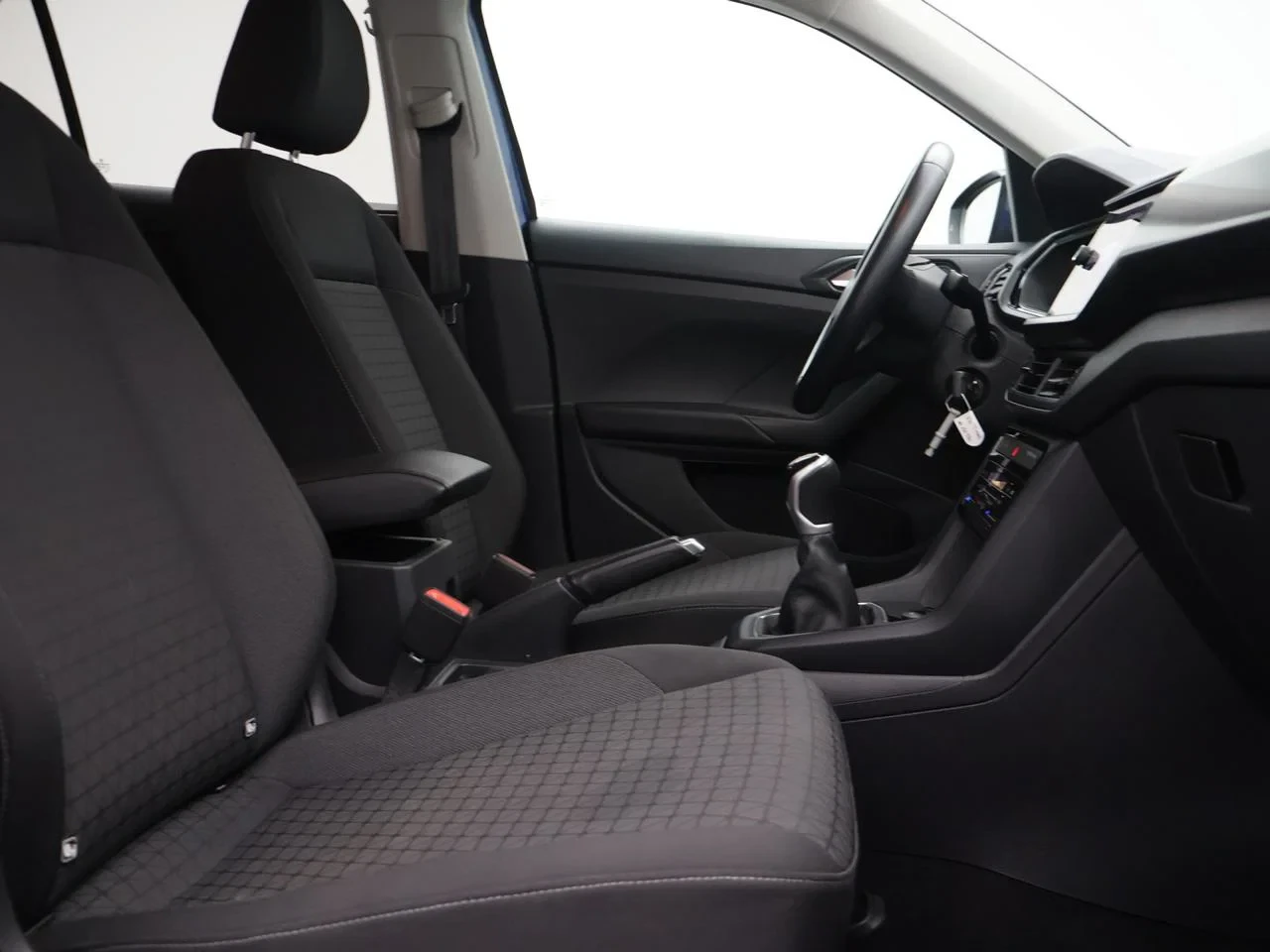 Volkswagen-T-Cross-image-2