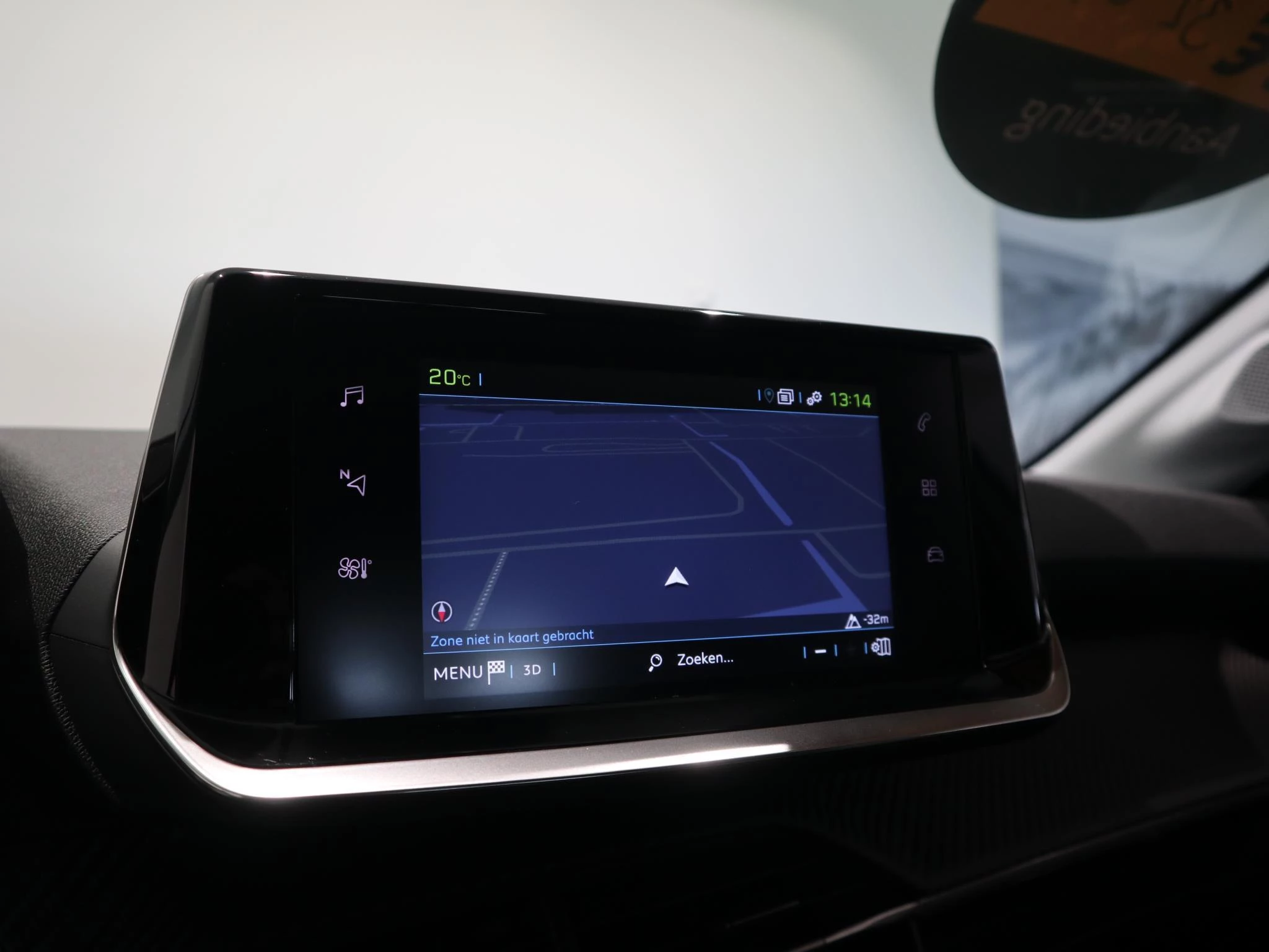 Peugeot-e-208-image-17