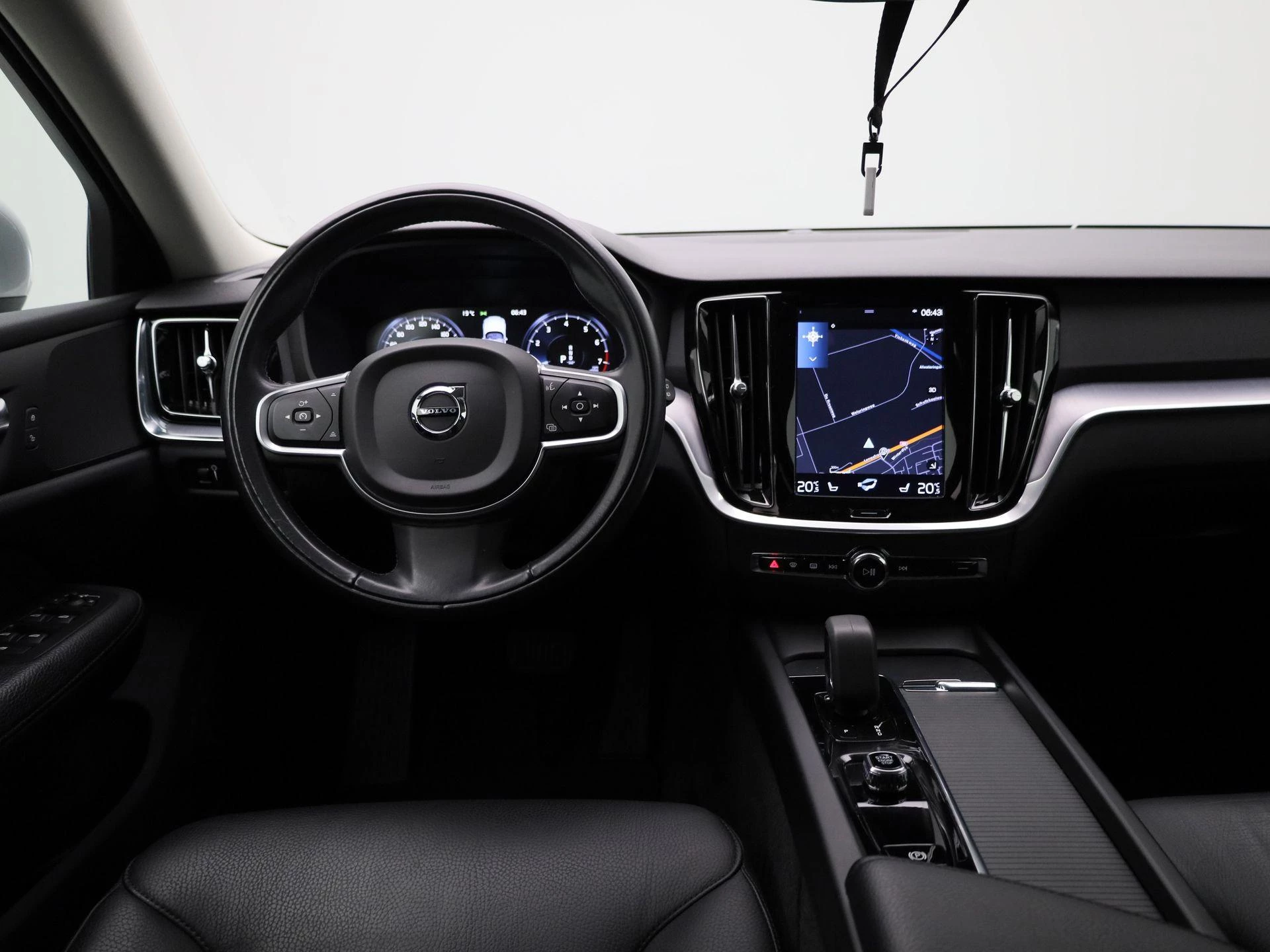 Volvo V60 B3 Geartronic Momentum Pro Camera | Cruise | PDC