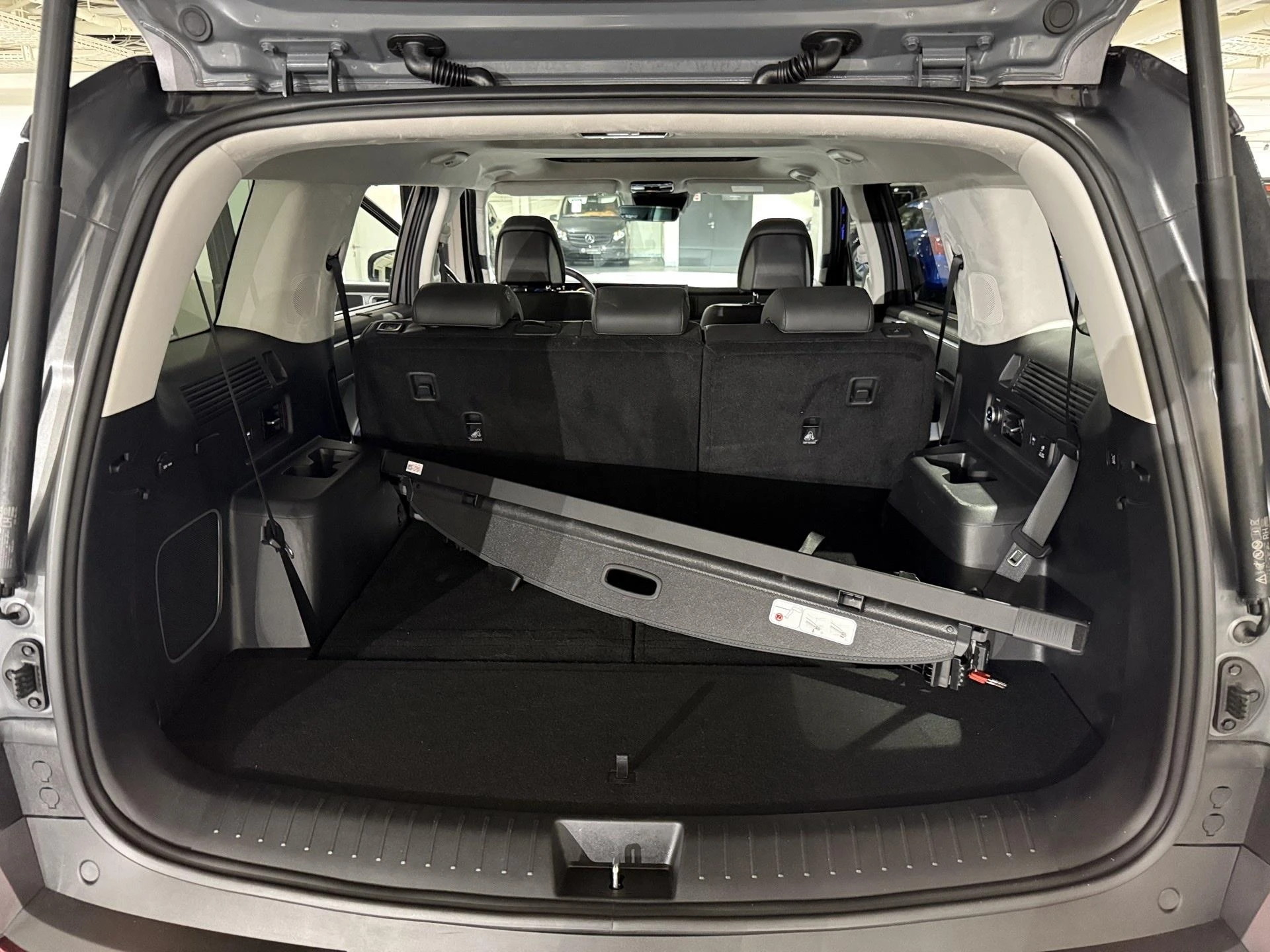 Hyundai-Santa Fe-image-10