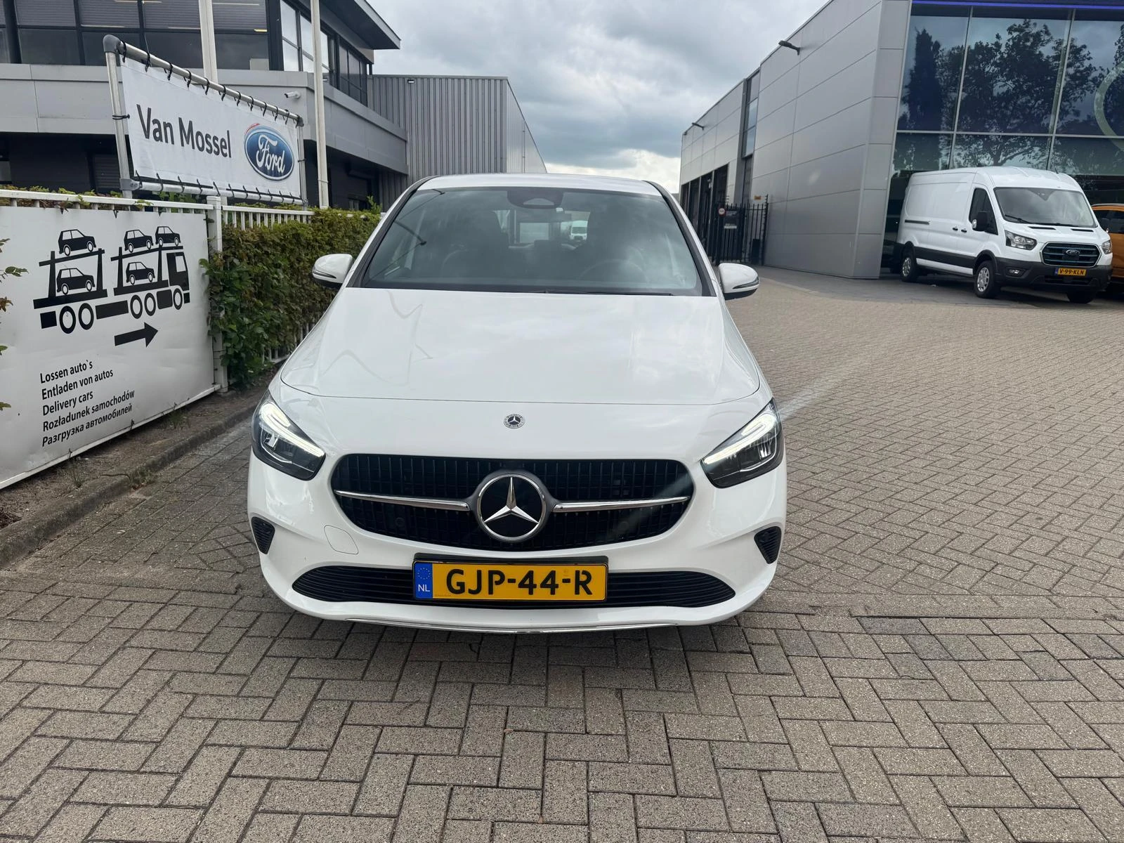 Mercedes-Benz-B-Klasse-image-2
