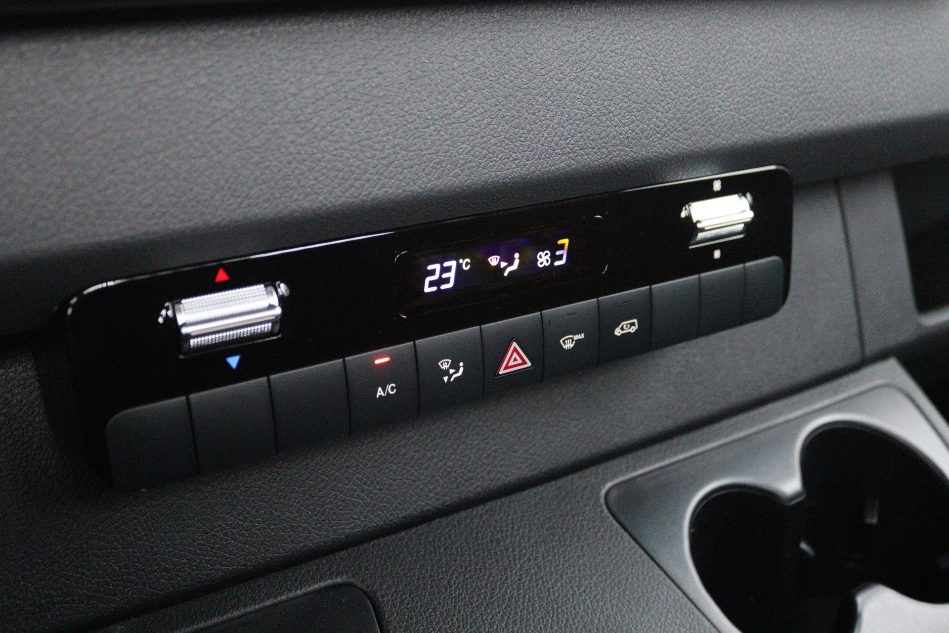 Mercedes-Benz-Sprinter-image-6