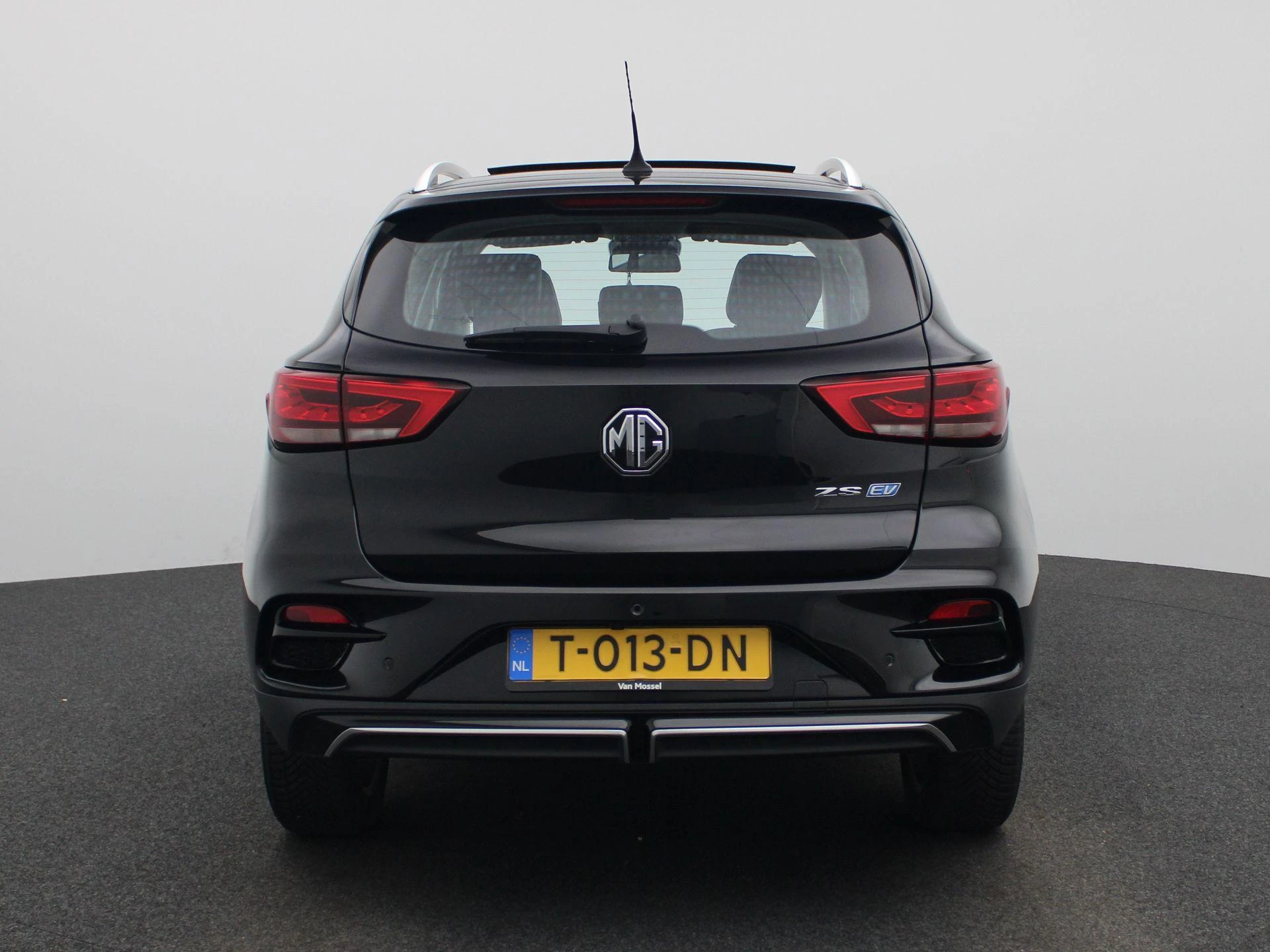 MG-ZS EV-image-5