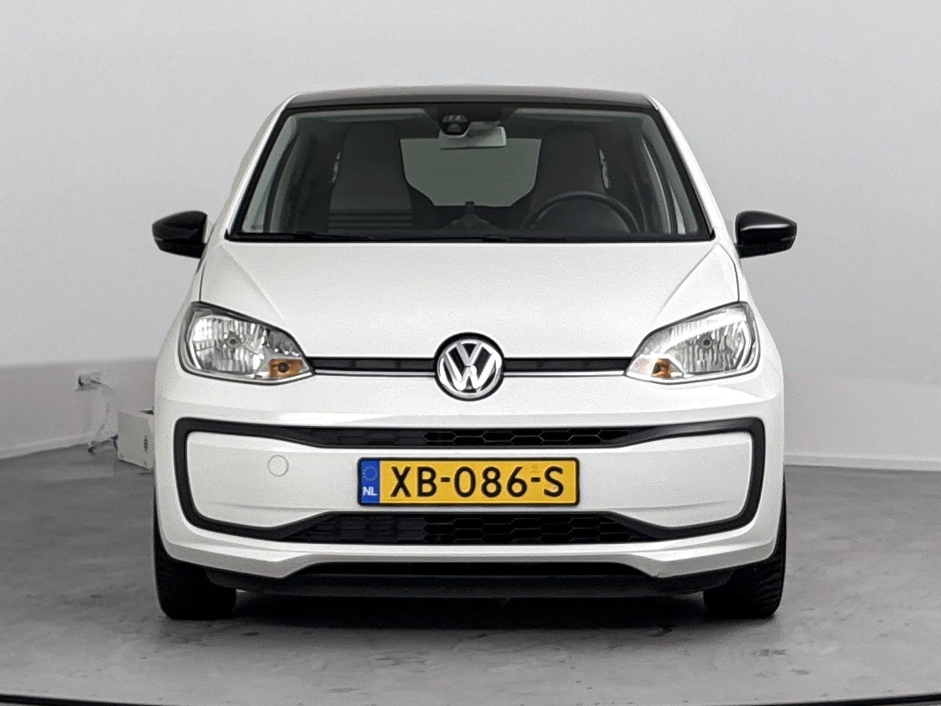 Volkswagen-up!-image-4