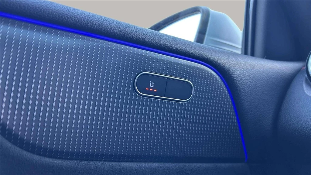 Mercedes-Benz-EQB-image-10