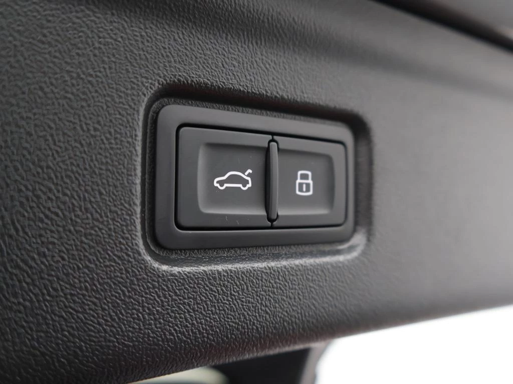 Audi-A6 Sportback e-tron-image-11