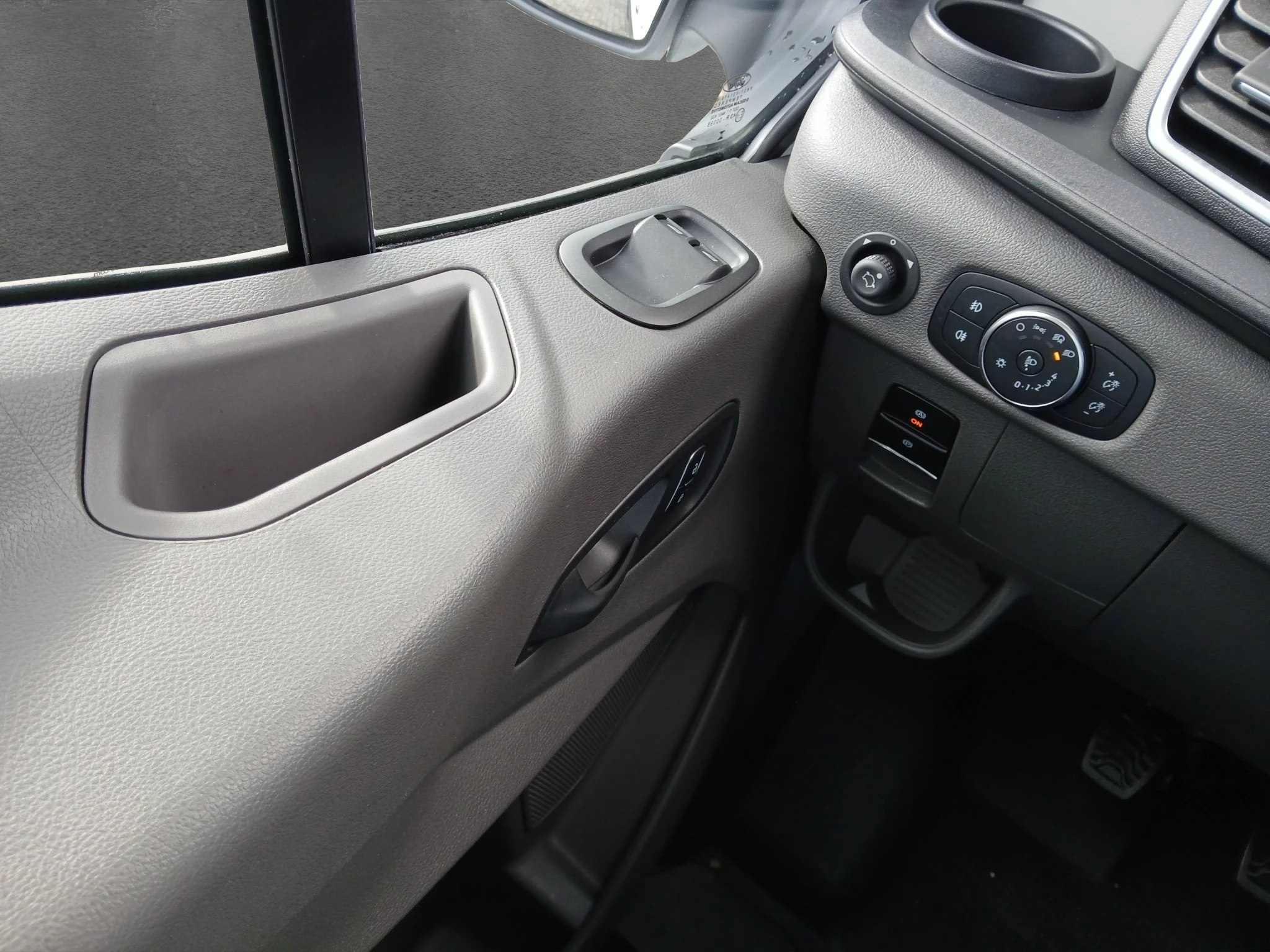 Ford-Transit-image-16