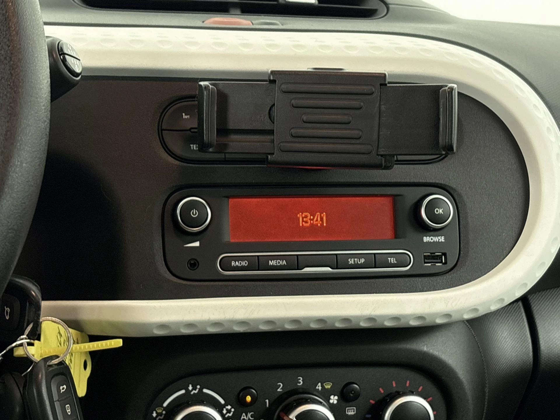 Renault-Twingo-image-14