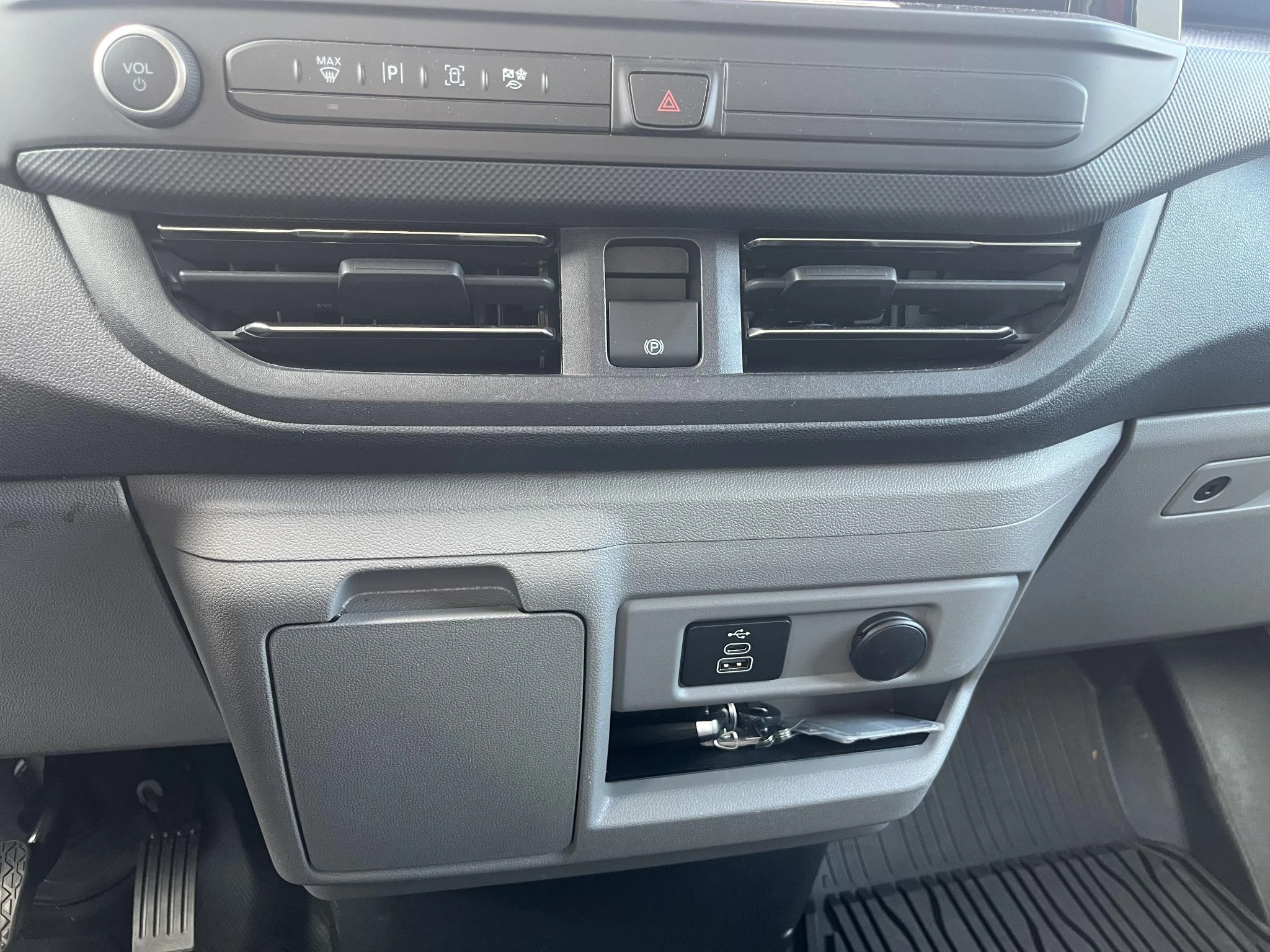Ford-Transit Custom-image-21