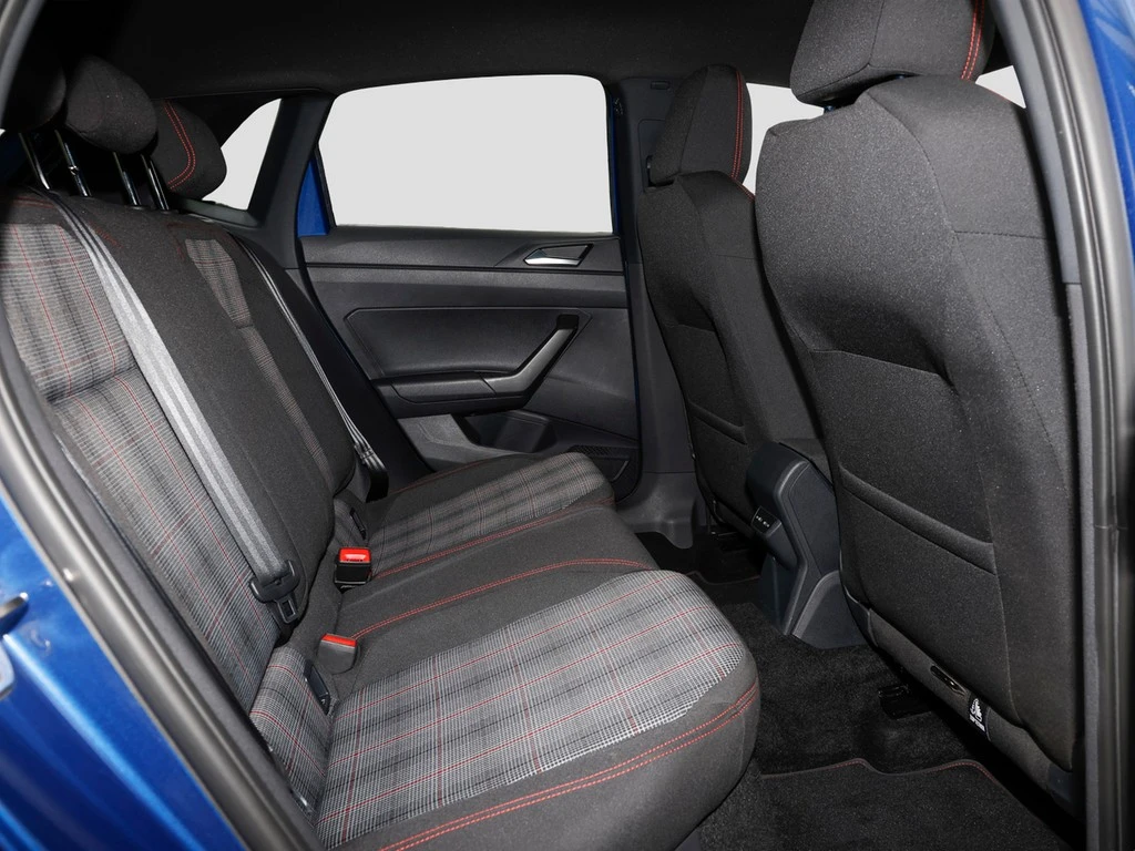Volkswagen-Polo-image-9