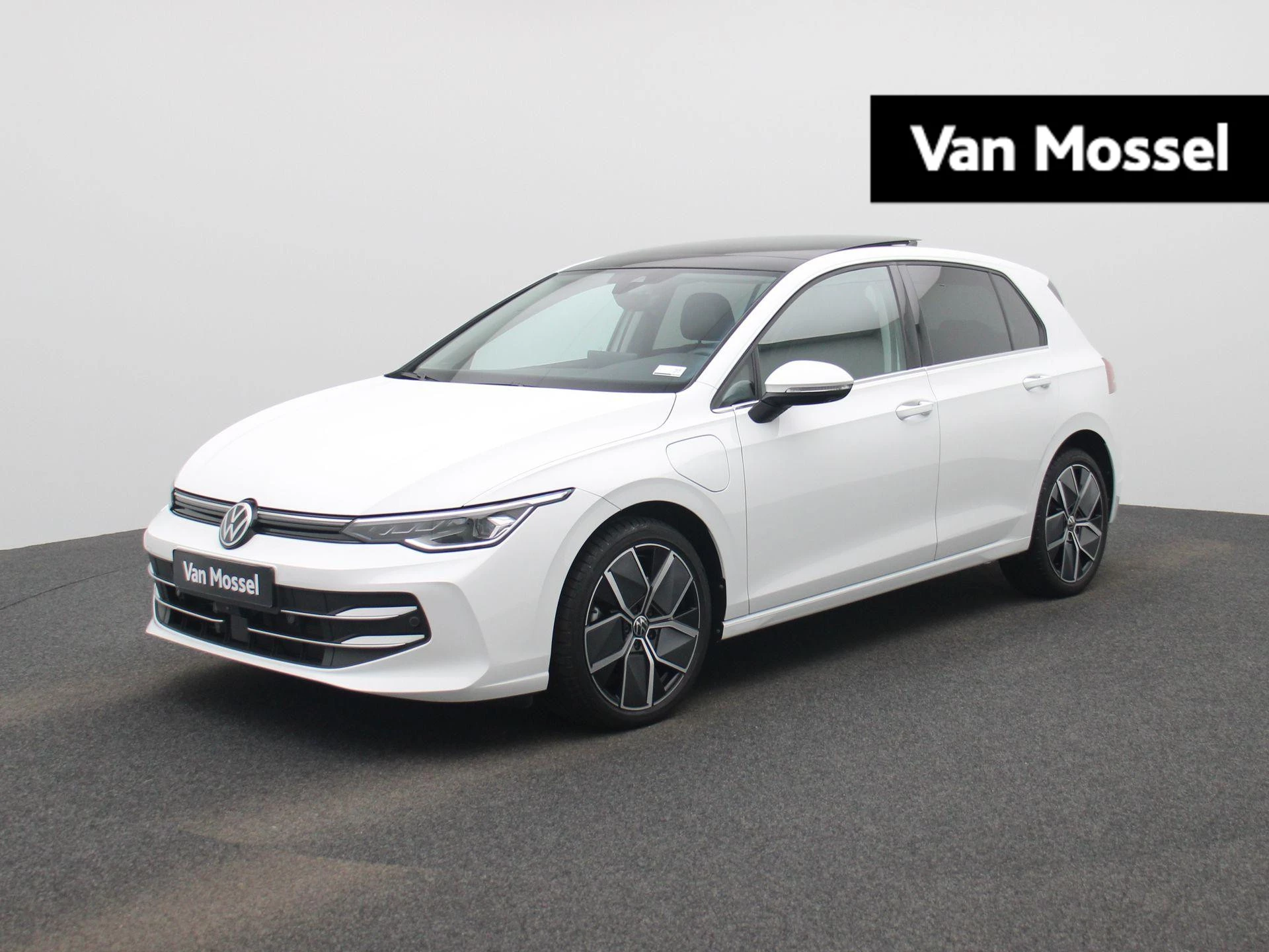Volkswagen-Golf-image-0