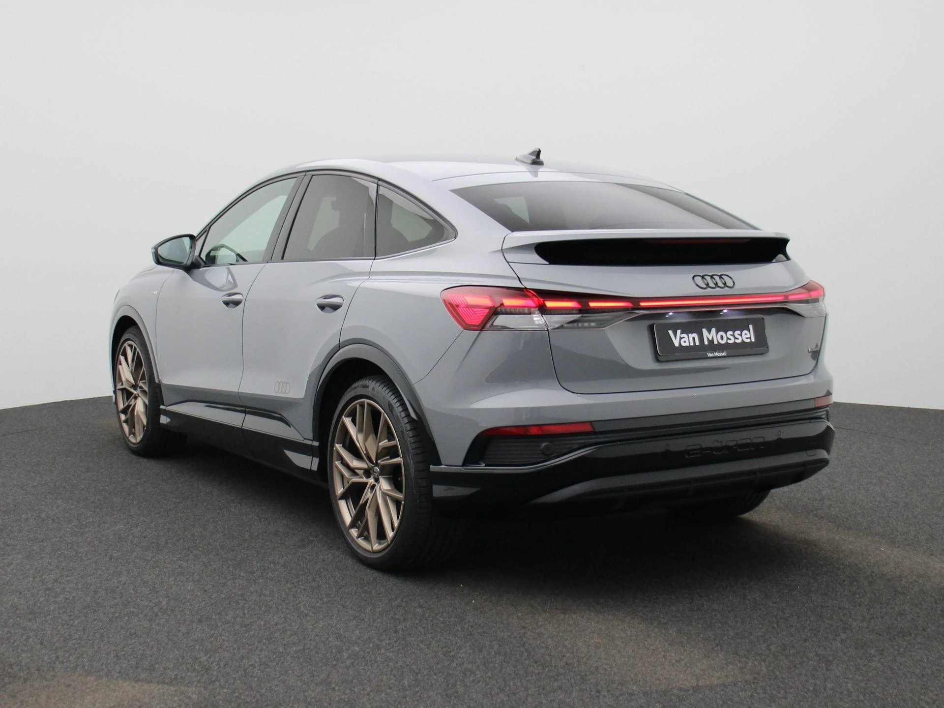 Audi-Q4 Sportback e-tron-image-2