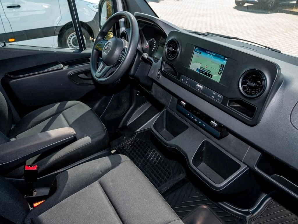 Mercedes-Benz-Sprinter 317-image-9