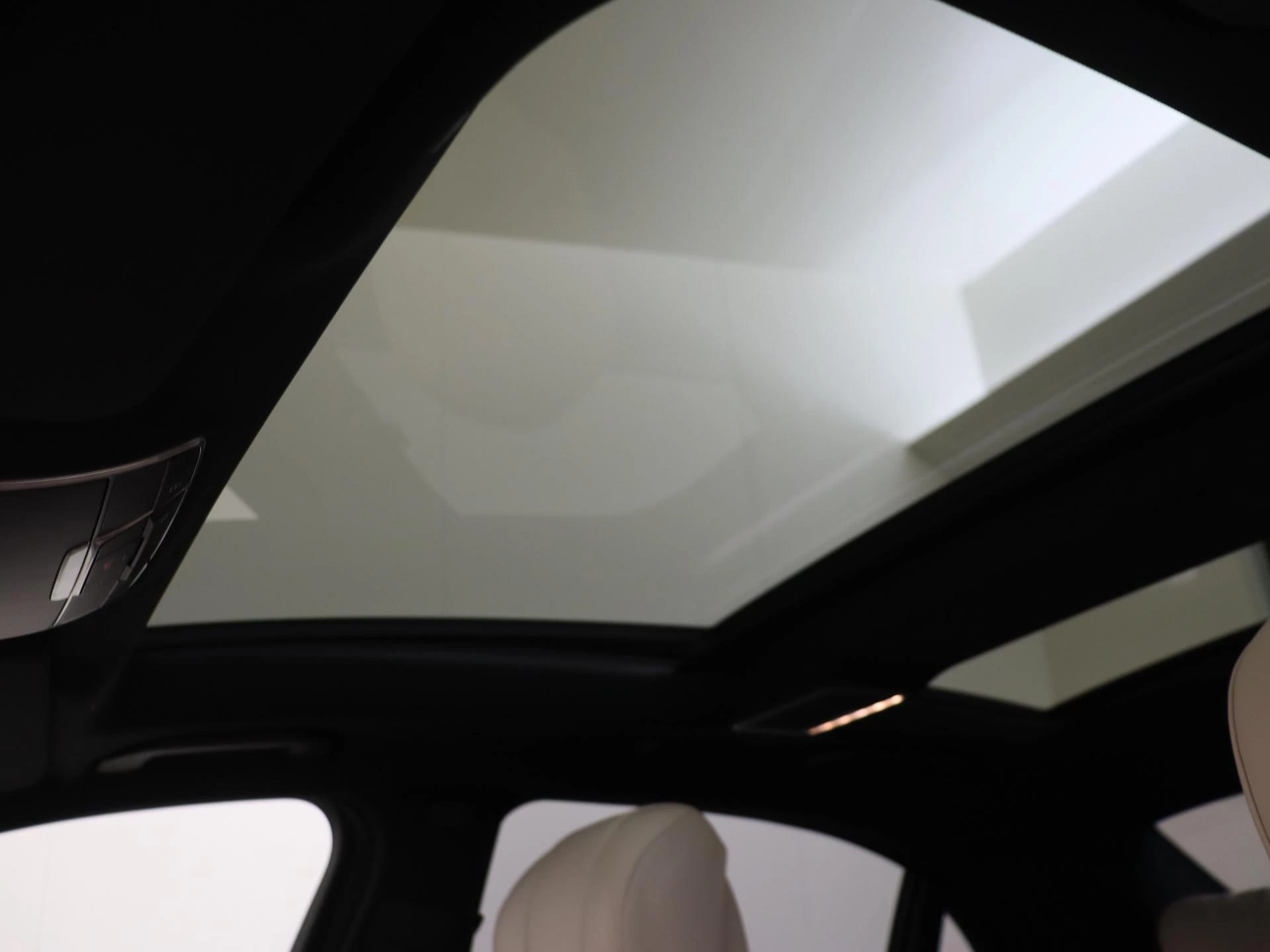 Mercedes-Benz-S-Klasse-image-6