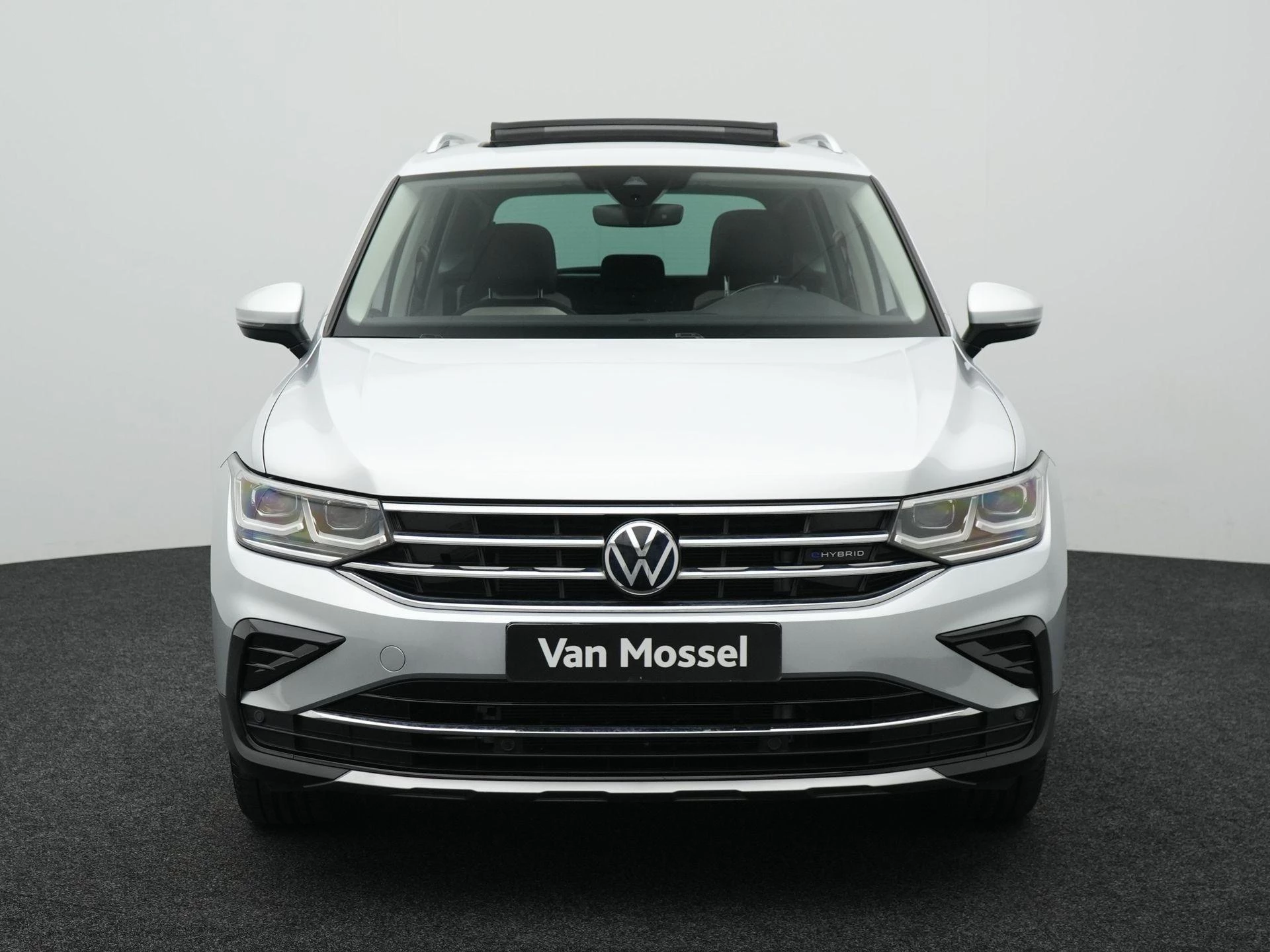 Volkswagen-Tiguan-image-2