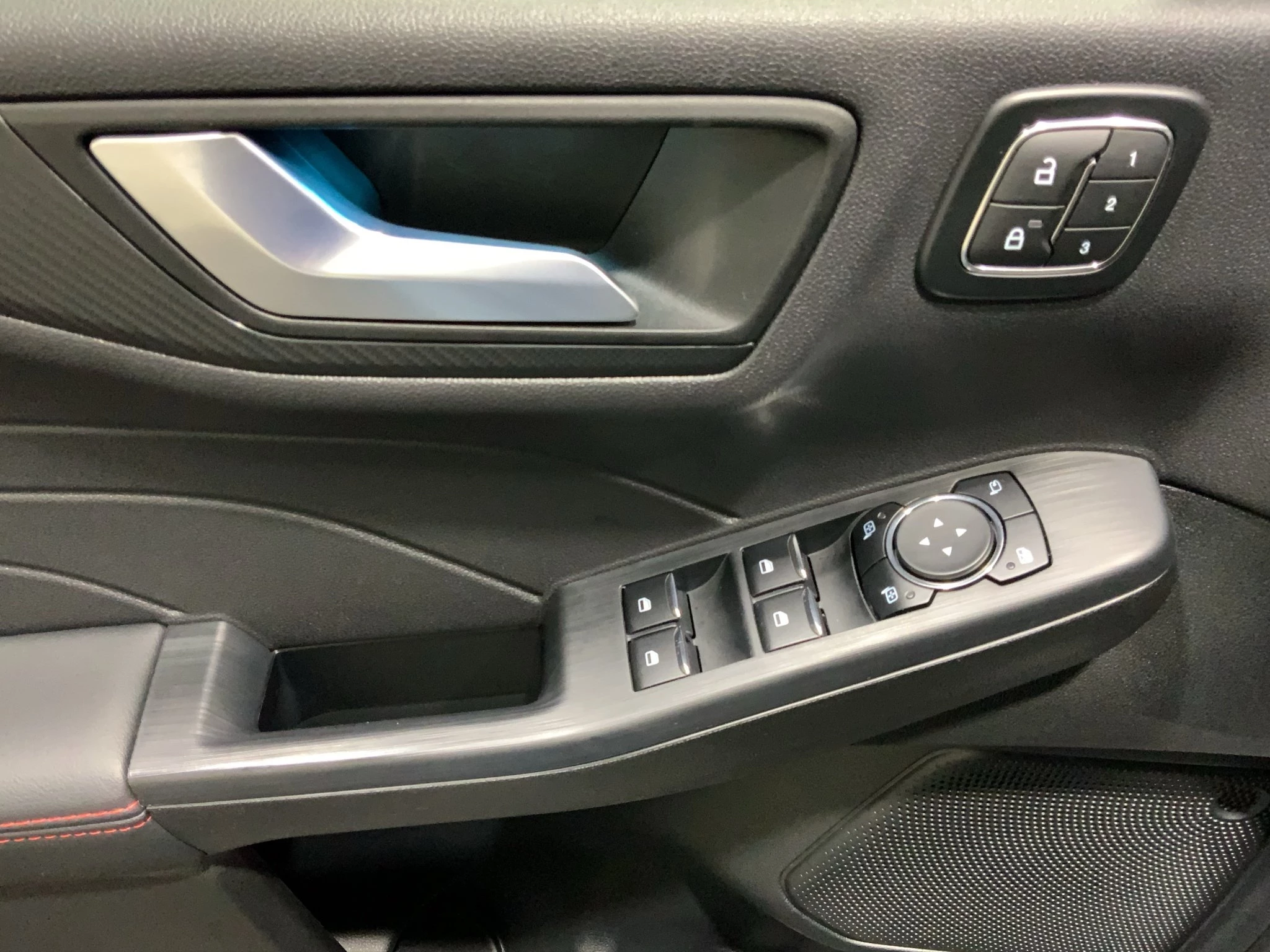 Ford Kuga ST-Line X Aut.*360GRAD*LED-MATRIX*NAVI*GRA*WINTER-PKT.