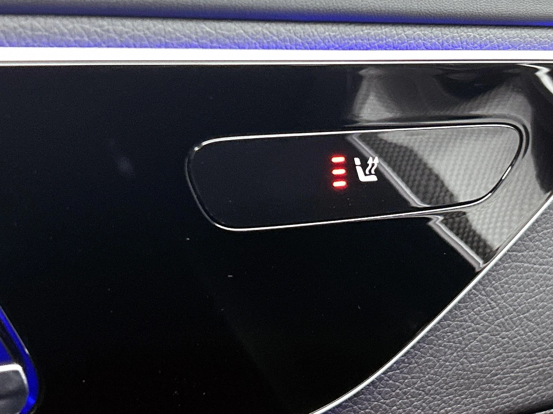 Mercedes-Benz-C-Klasse-image-7