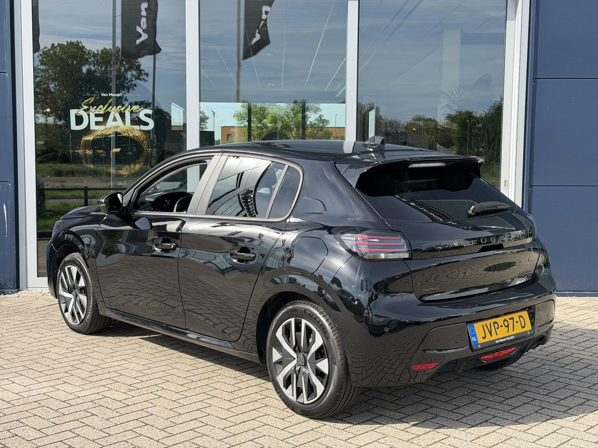 Peugeot-208-image-3