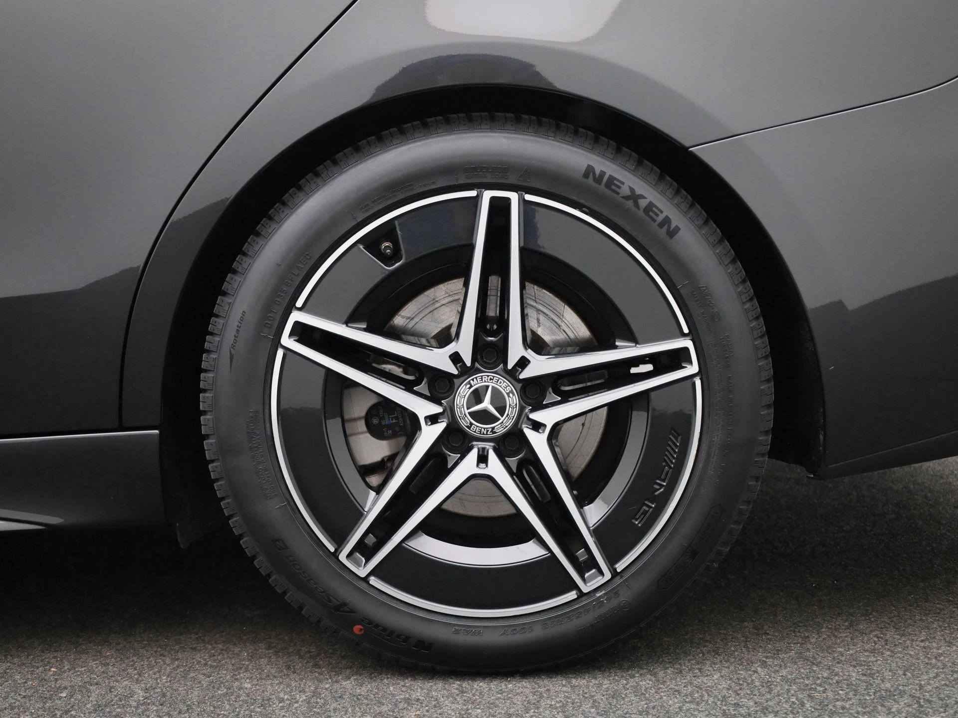 Mercedes-Benz-C-Klasse-image-11