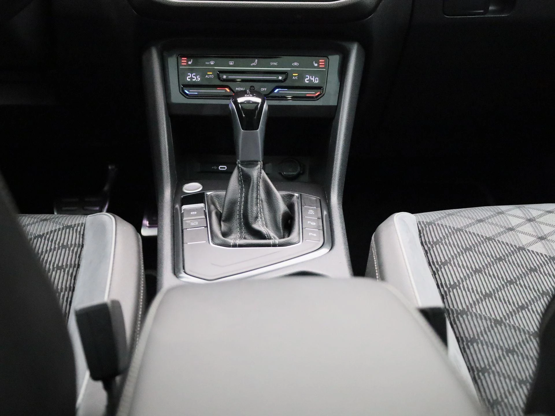 Volkswagen-Tiguan Allspace-image-9