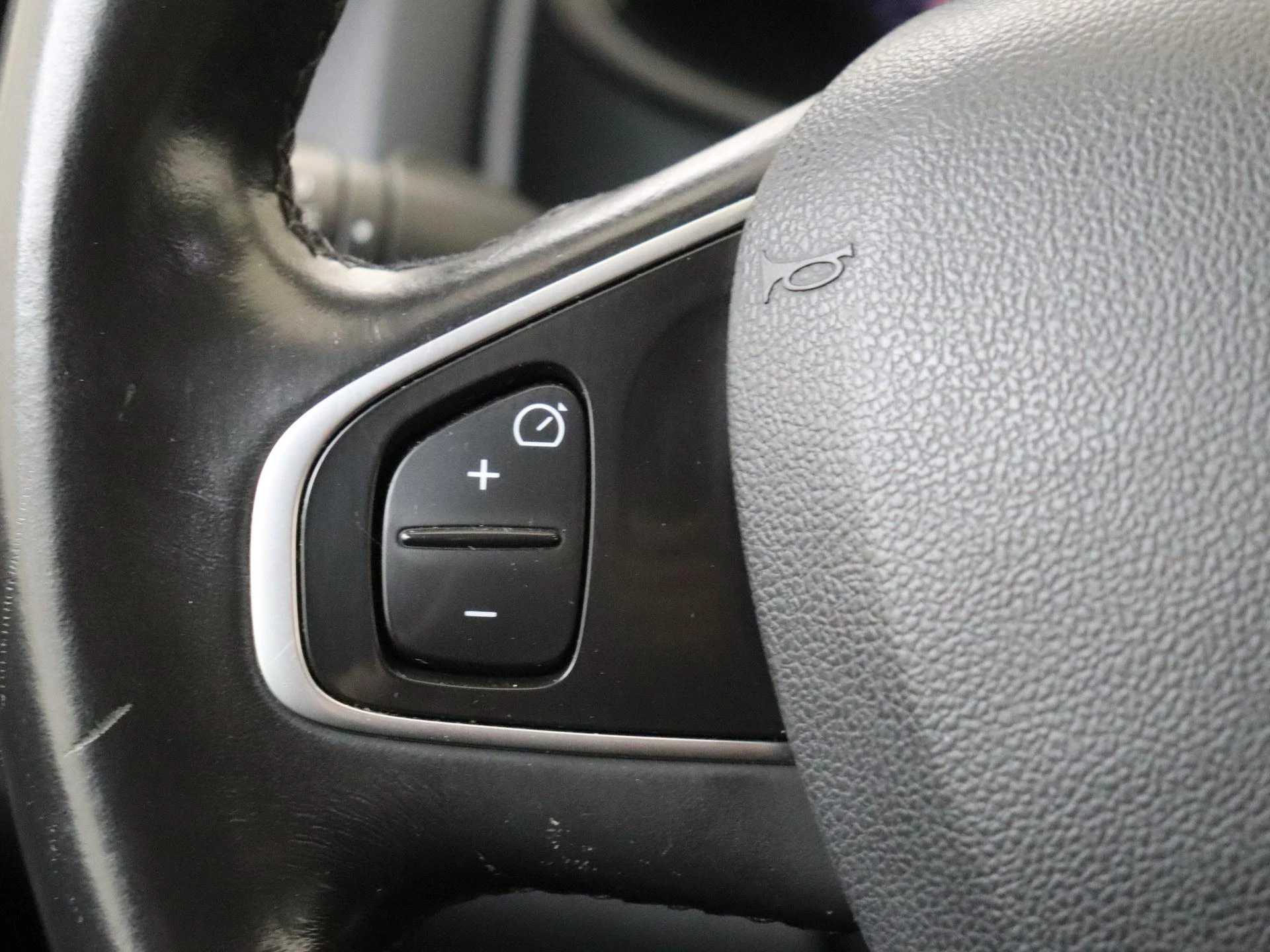 Renault-Clio-image-17