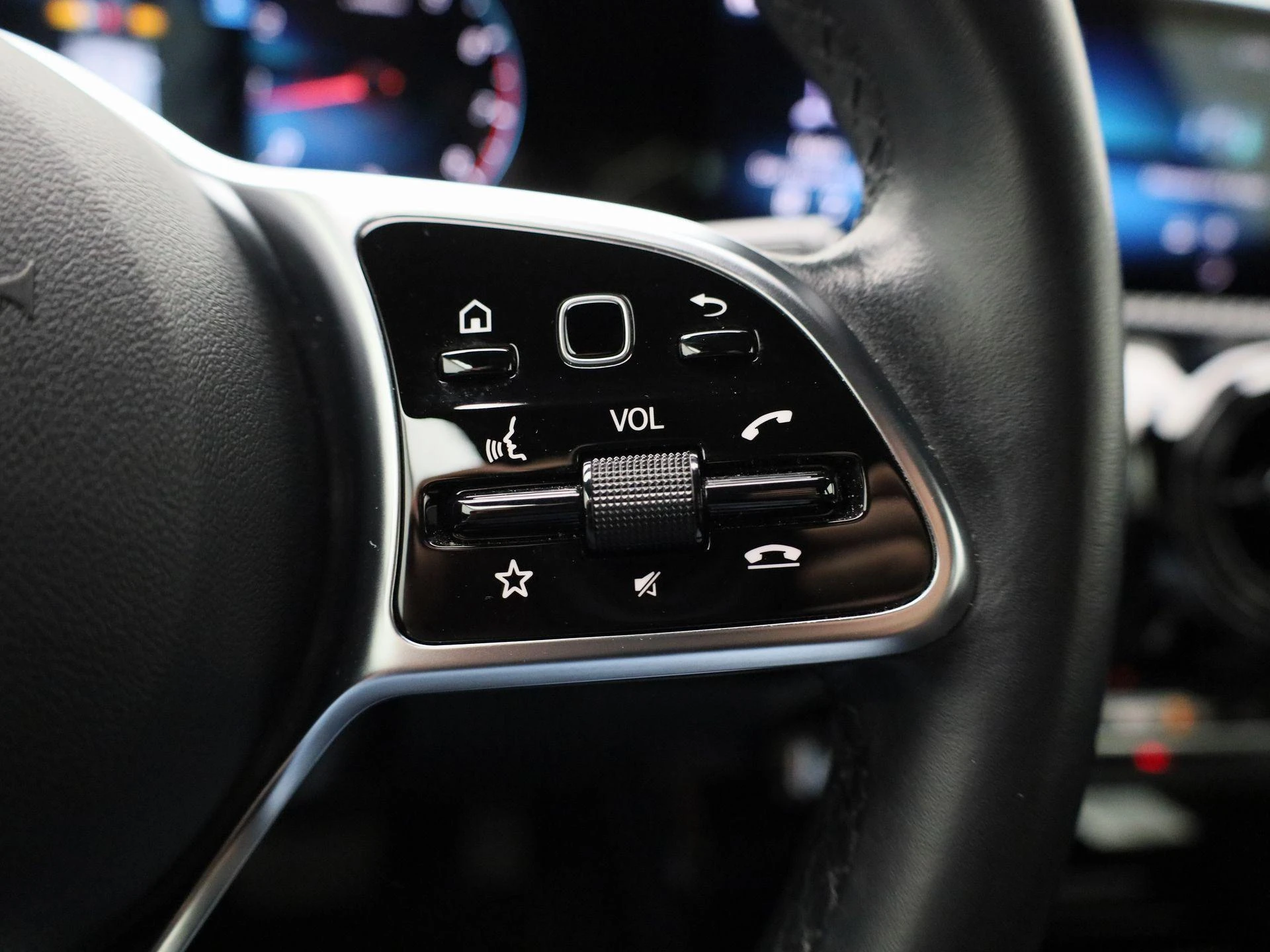 Mercedes-Benz-A-Klasse-image-14