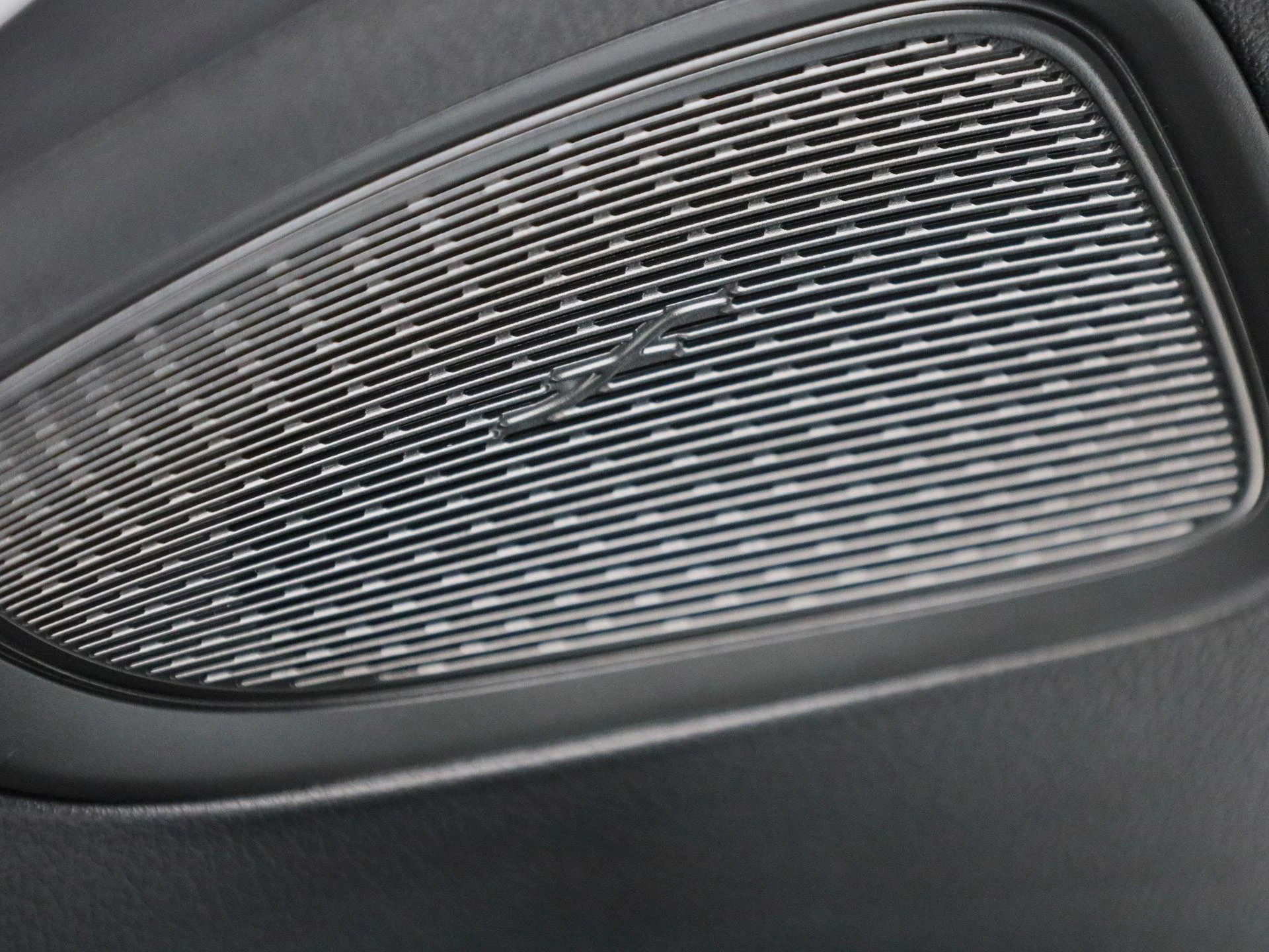 Mercedes-Benz-C-Klasse-image-34