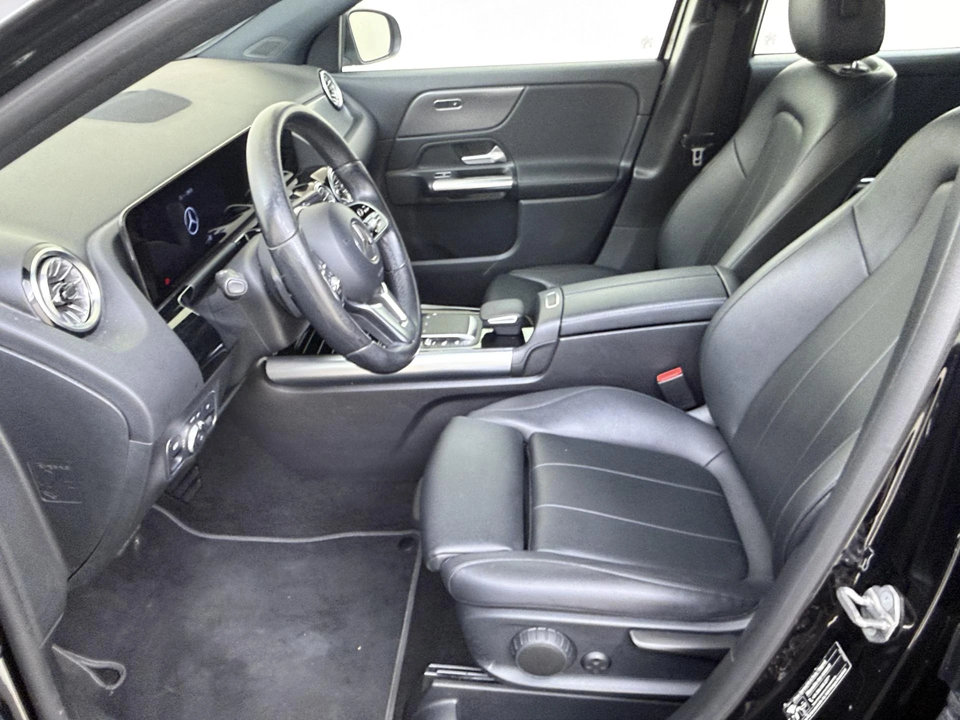 Mercedes-Benz GLA 180 Business Solution Luxury