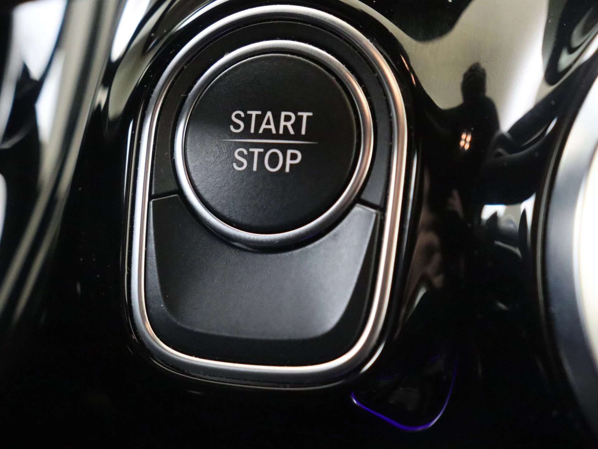 Mercedes-Benz-EQA-image-24