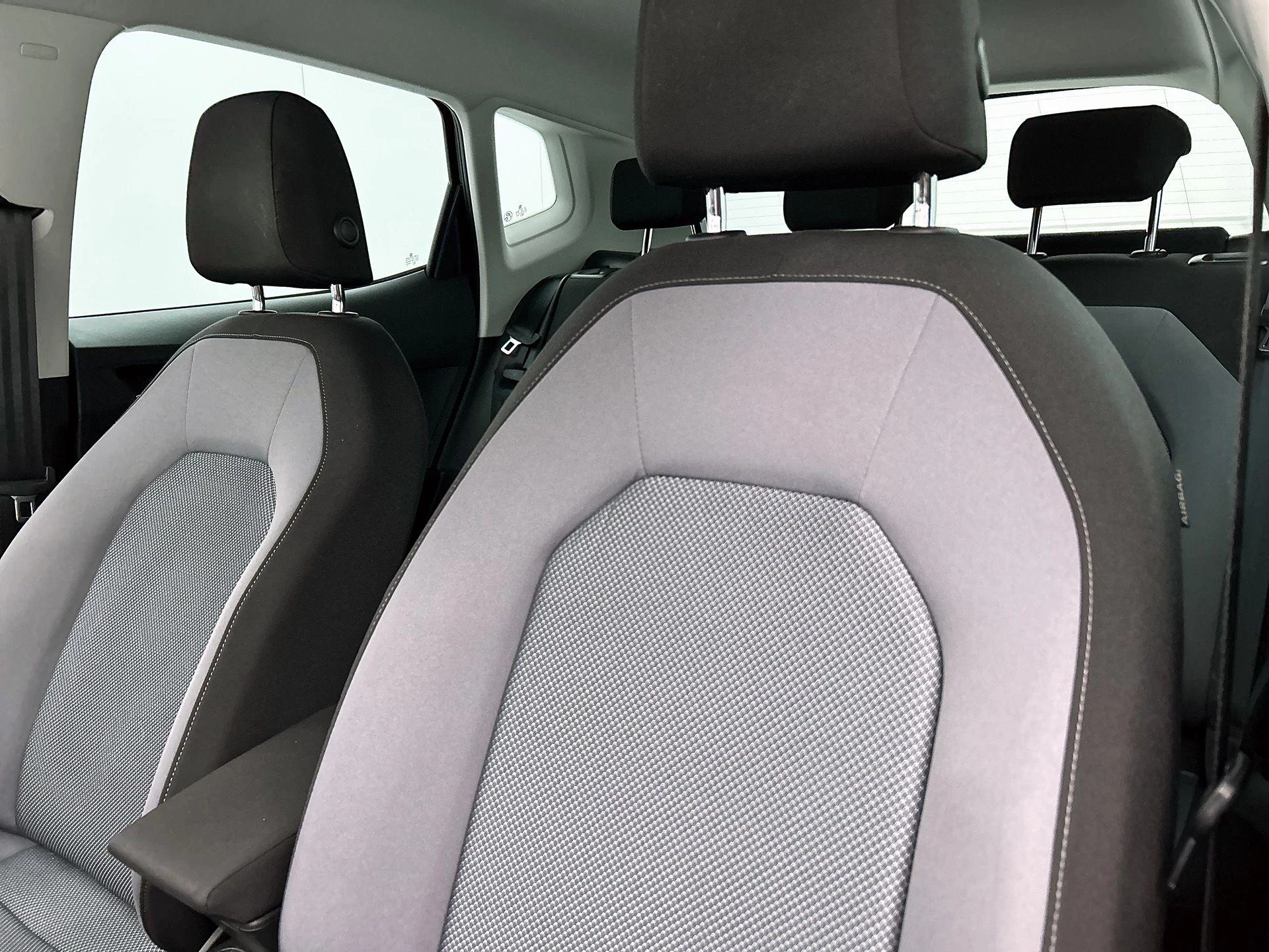 SEAT-Arona-image-11